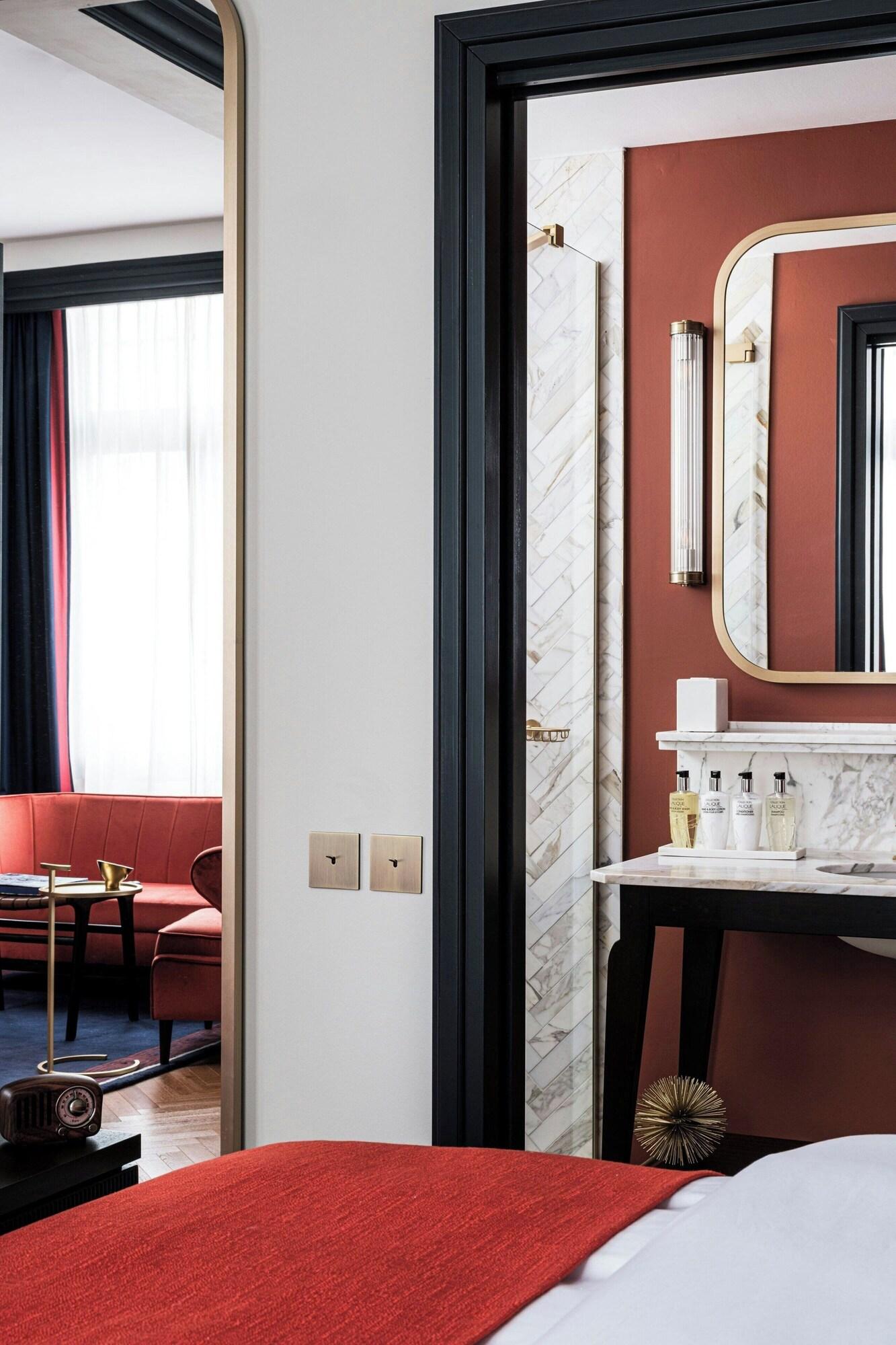 Junior Suite King Bed One Bedroom 