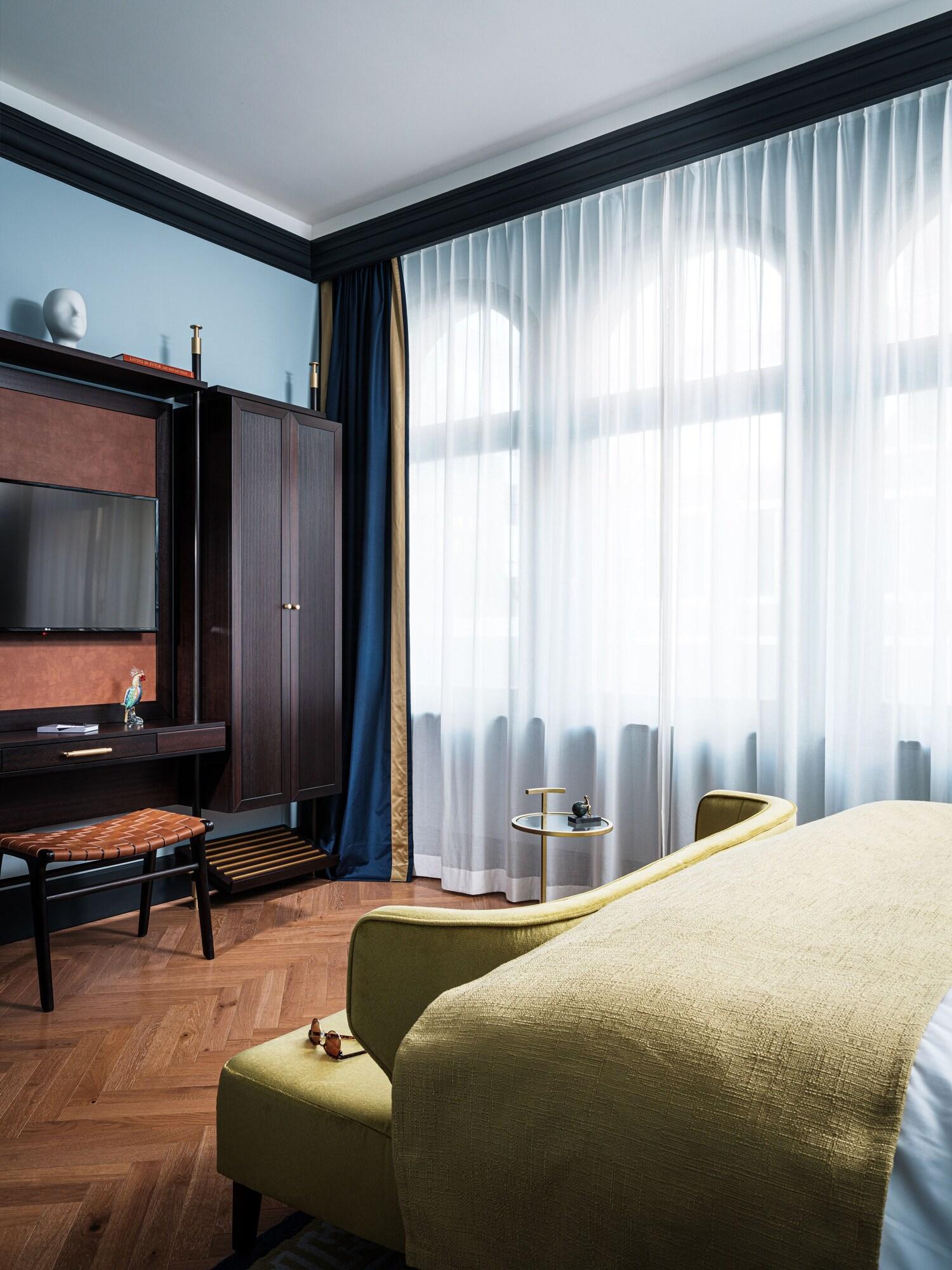 Double Premium King Bed