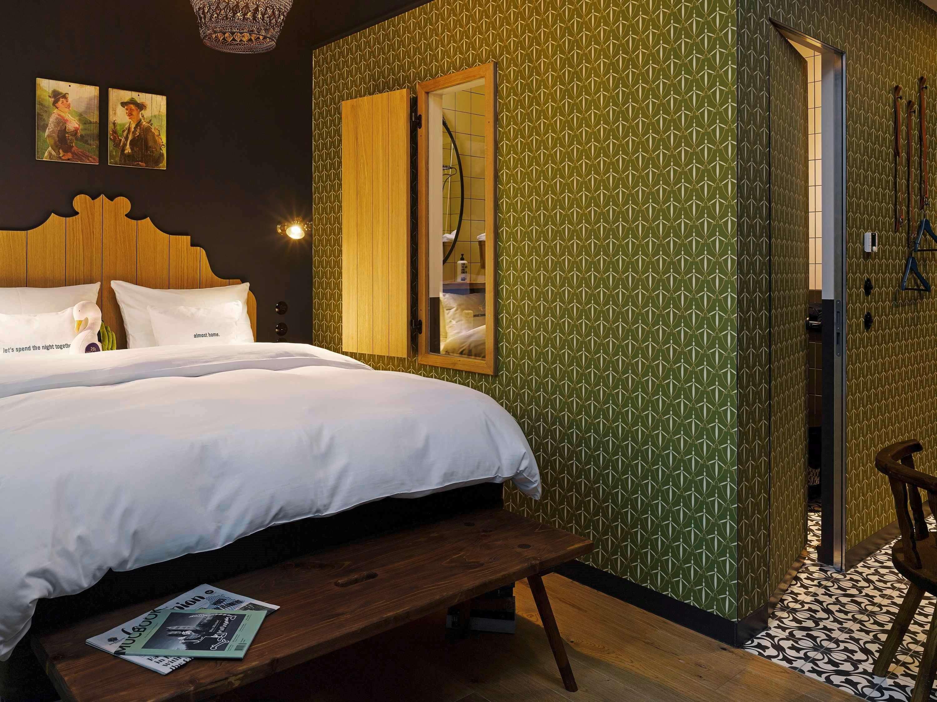 Double or Twin Standard