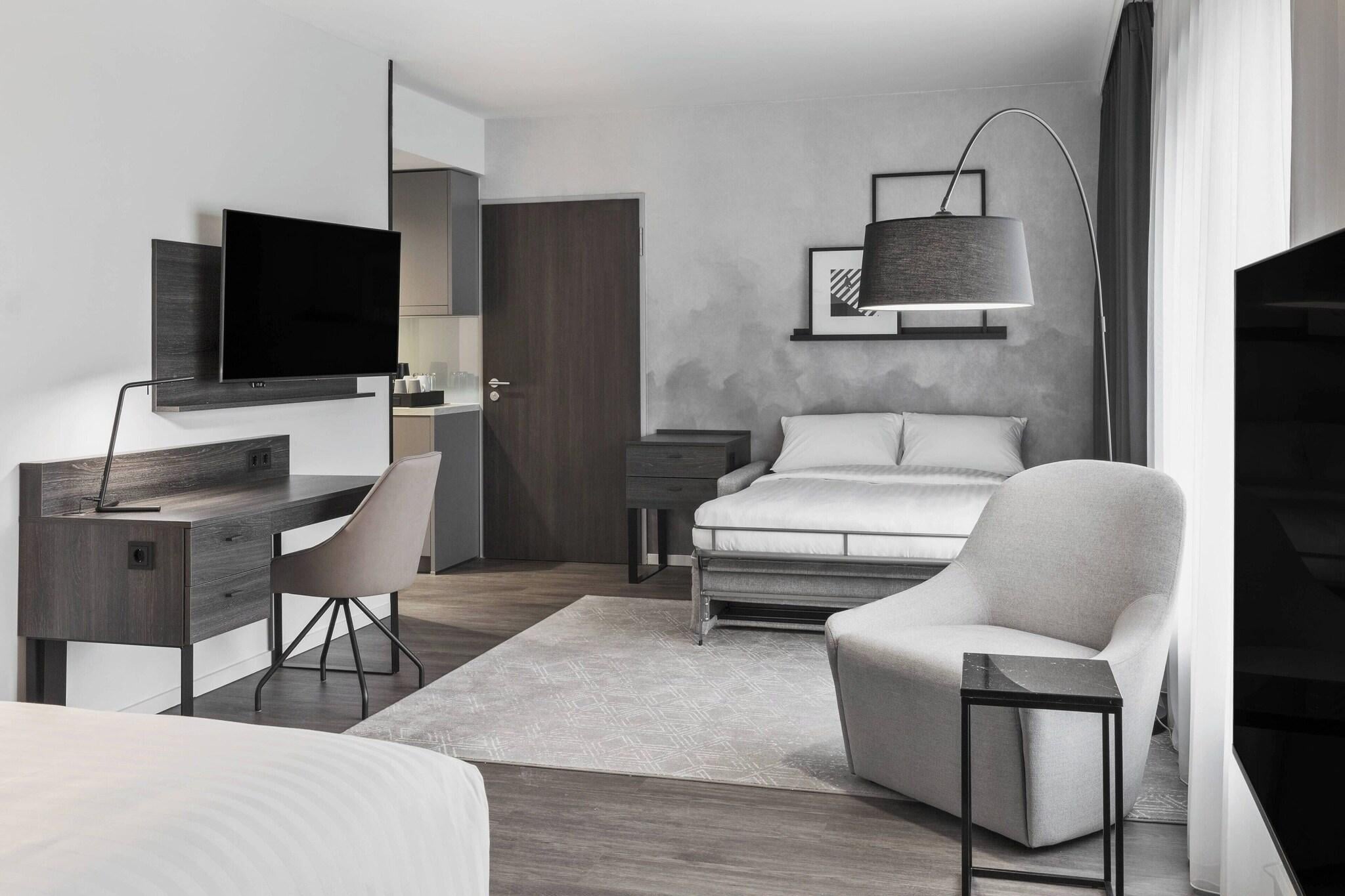 Family Room Queen Size Bed