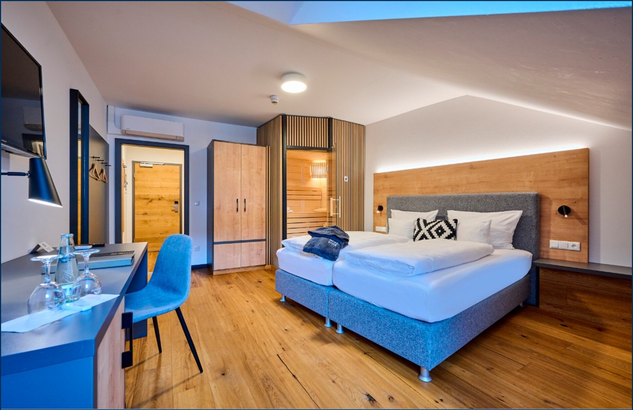 Double or Twin One Bedroom One Bathroom