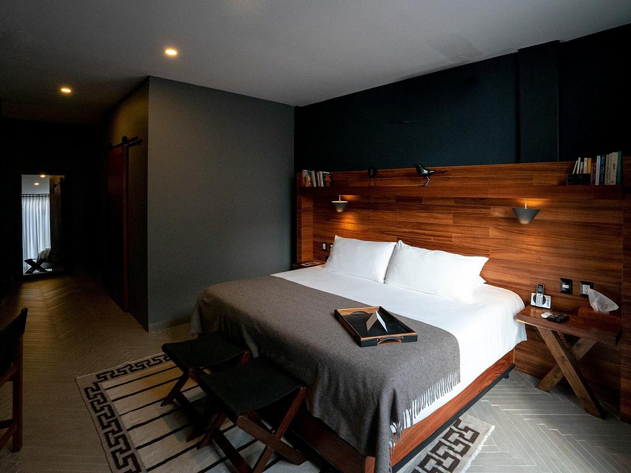 Double Deluxe King Bed