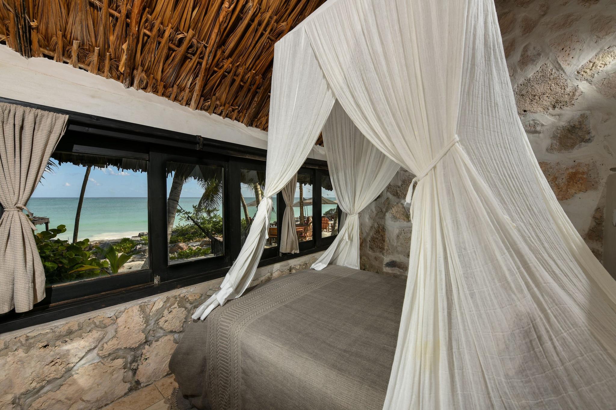 Bungalow Ocean View Queen Bed