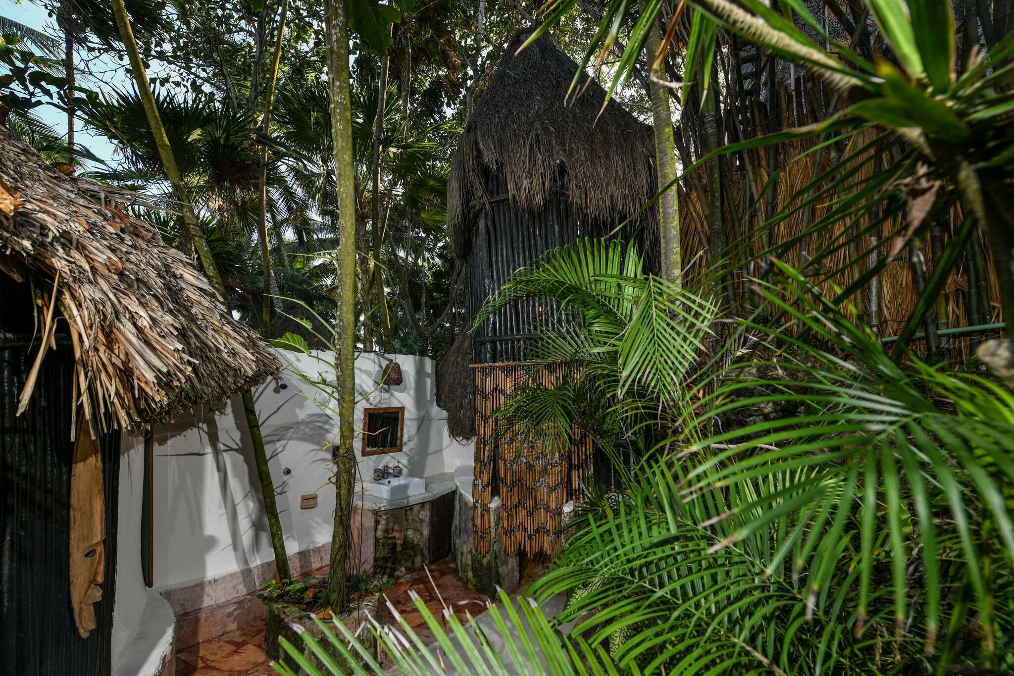 Bungalow Garden View King Bed