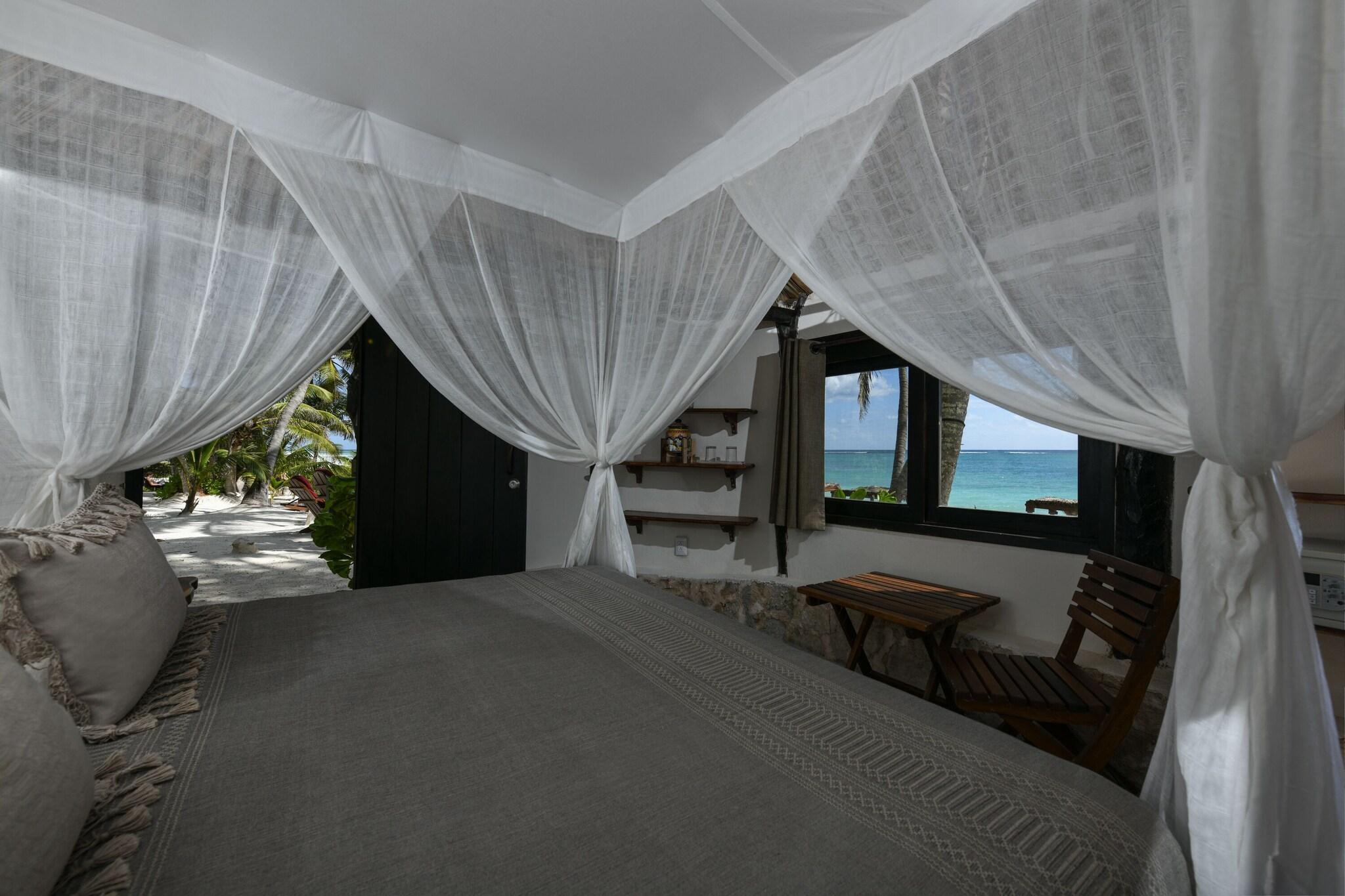 Bungalow Ocean View King Bed