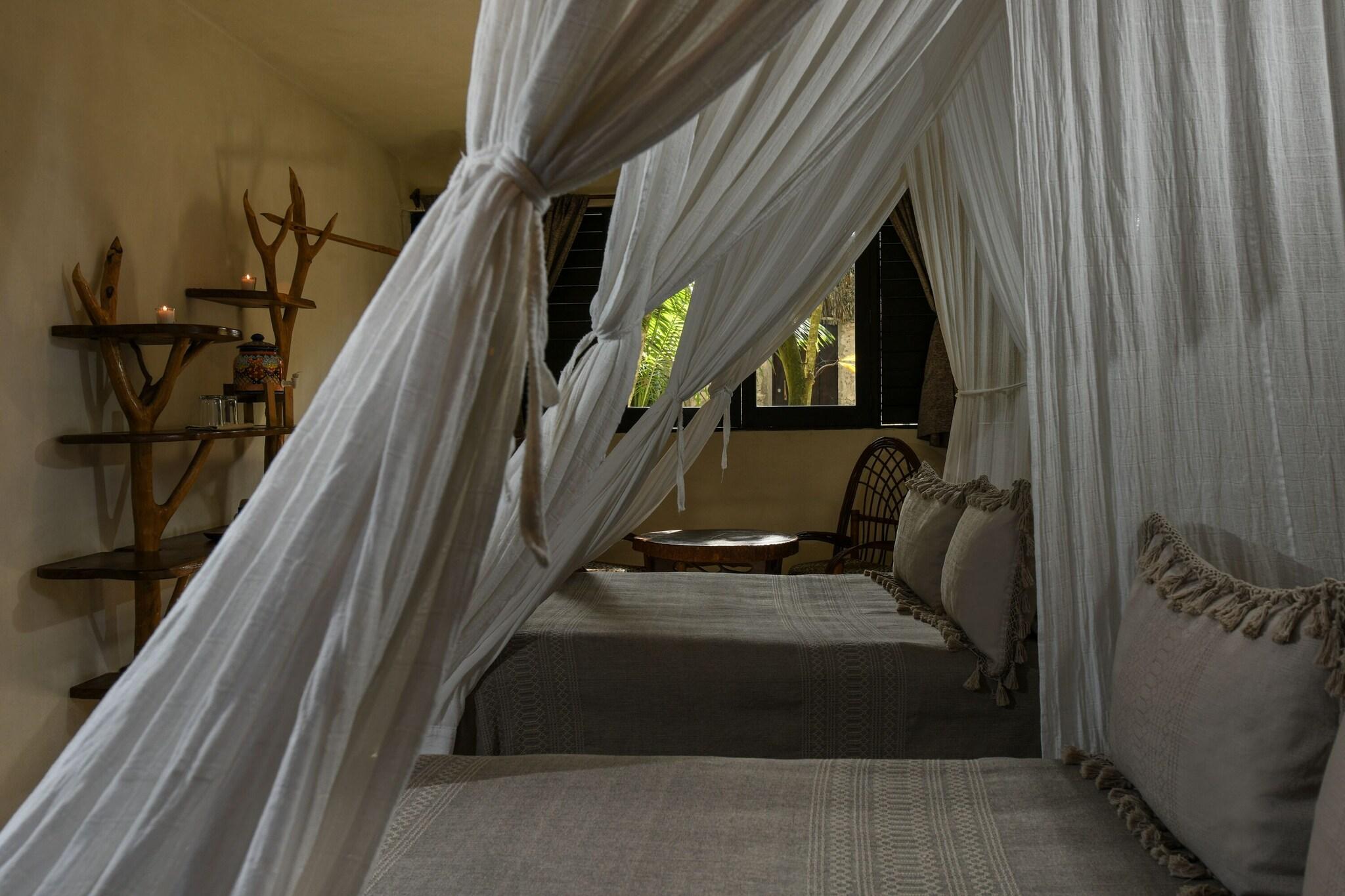 Bungalow Garden View