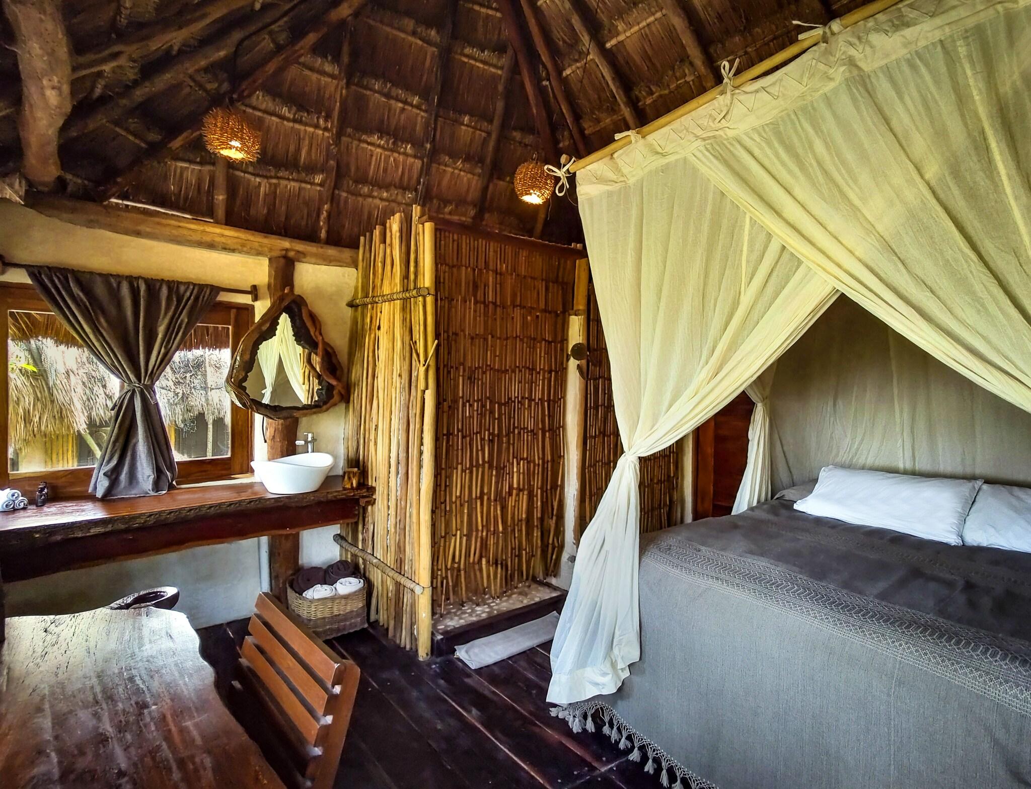 Bungalow Ocean View Queen Bed