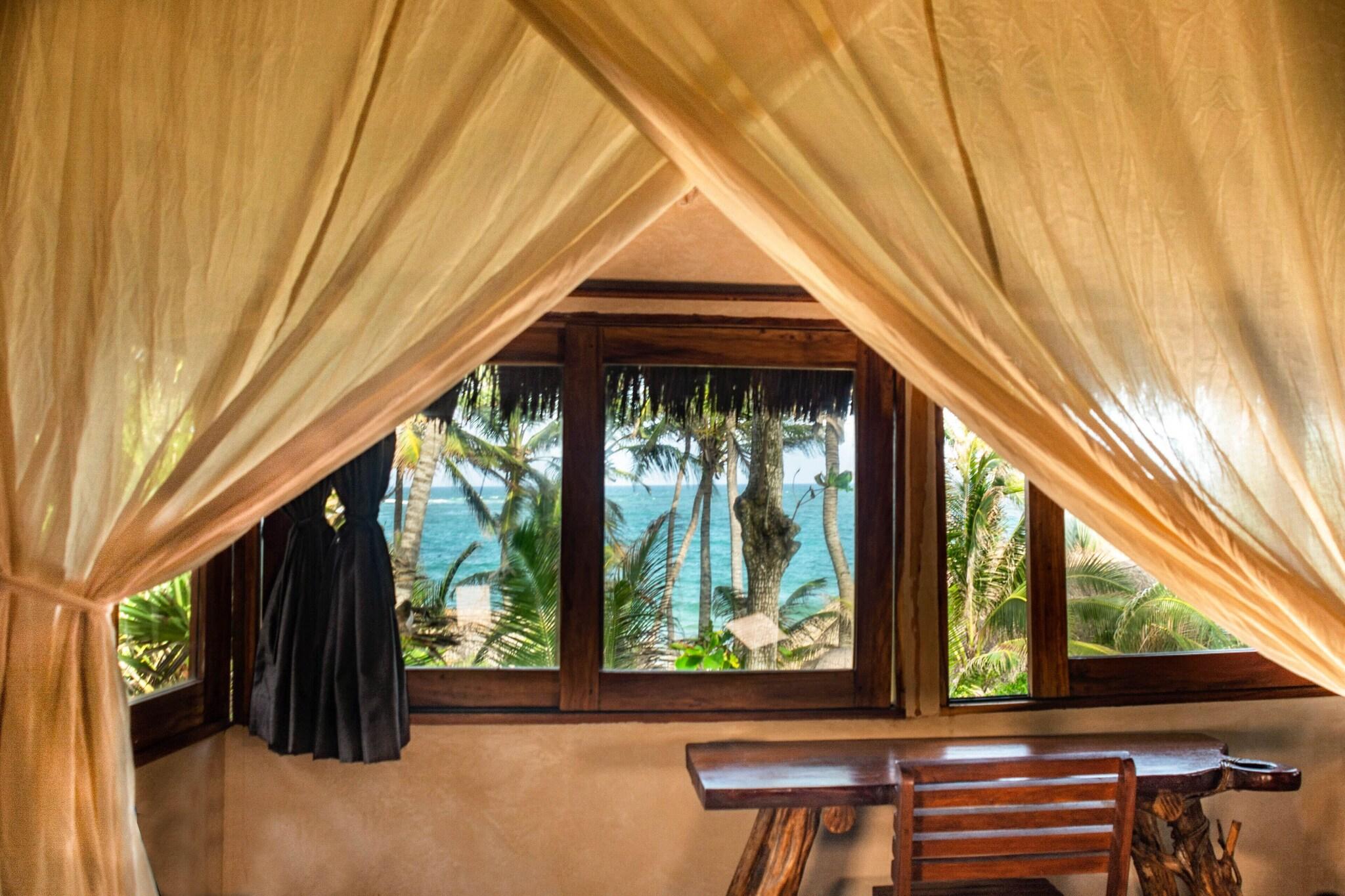 Bungalow Ocean View Queen Bed