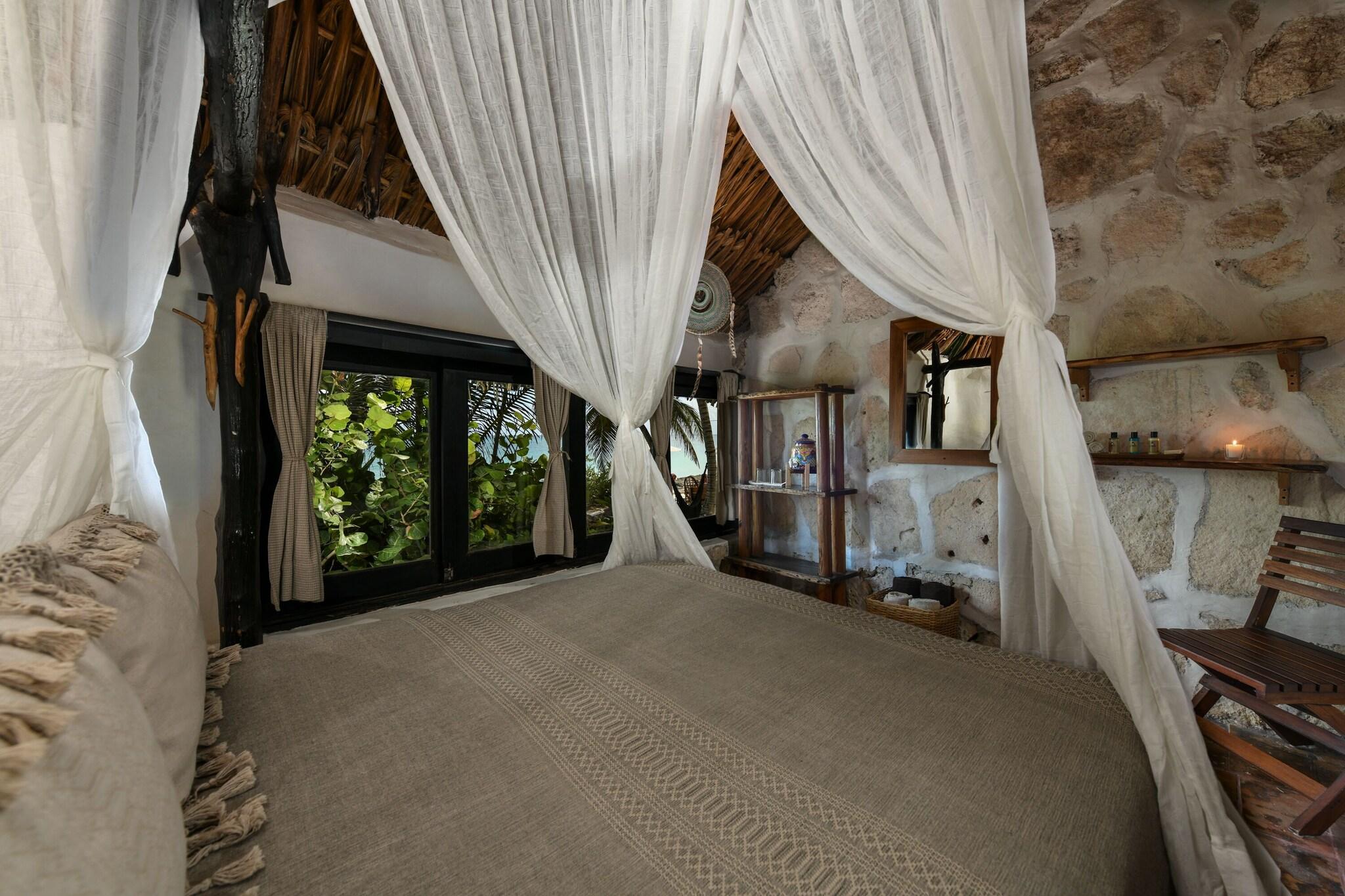 Bungalow Ocean View Queen Bed