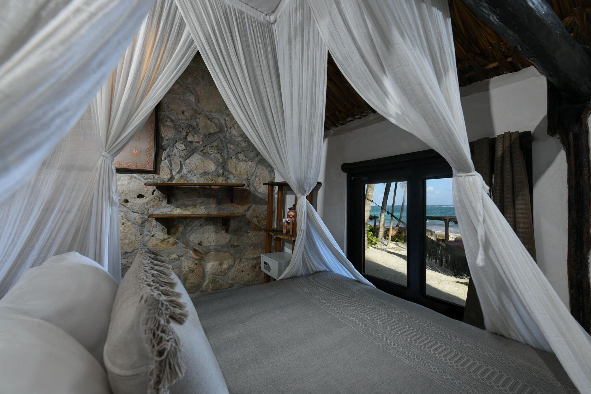 Bungalow Ocean View Queen Bed