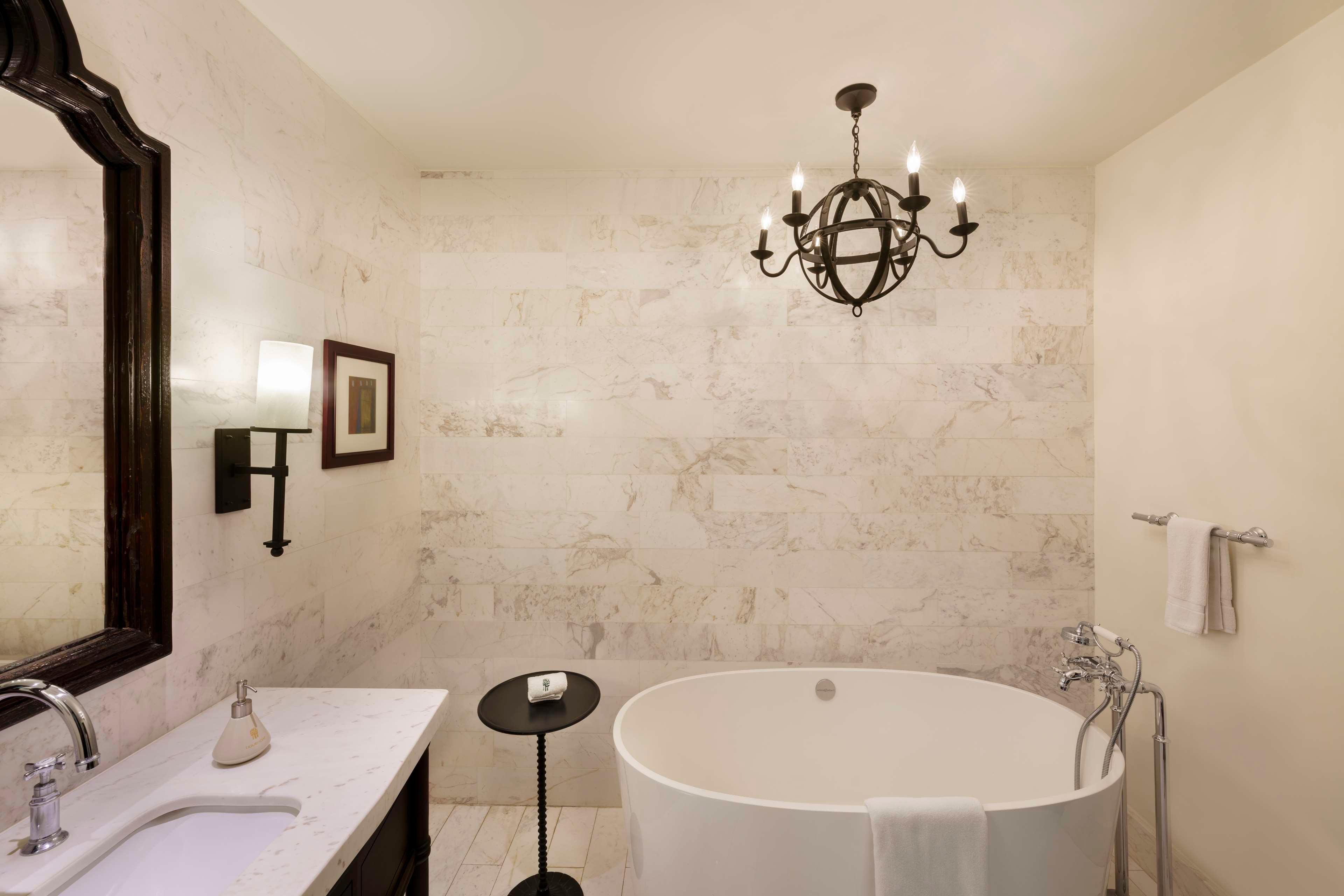 Double King Bed One Bedroom 