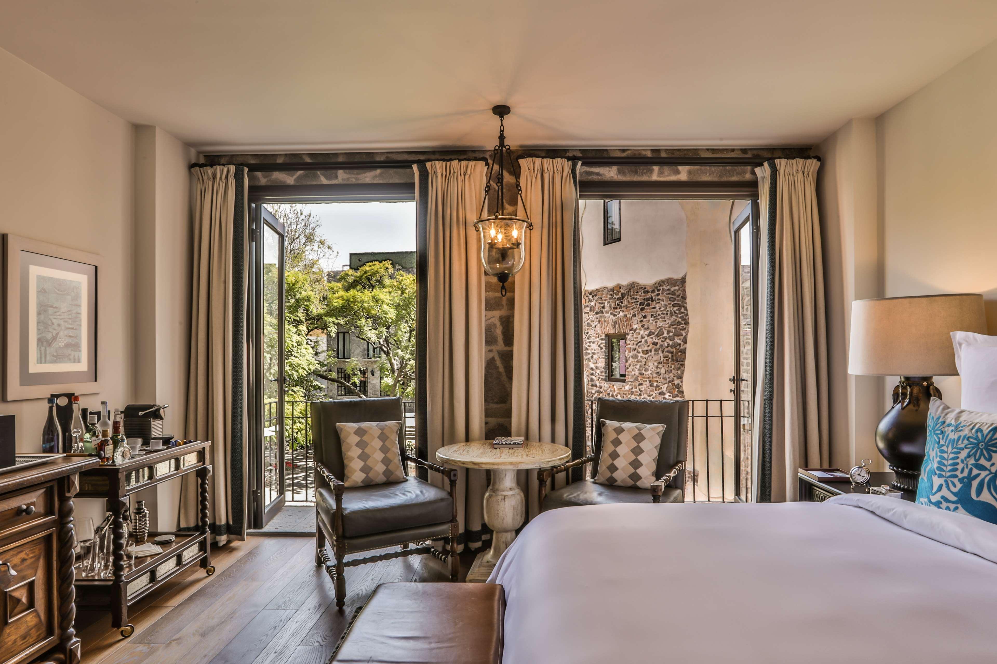 Double King Bed One Bedroom 