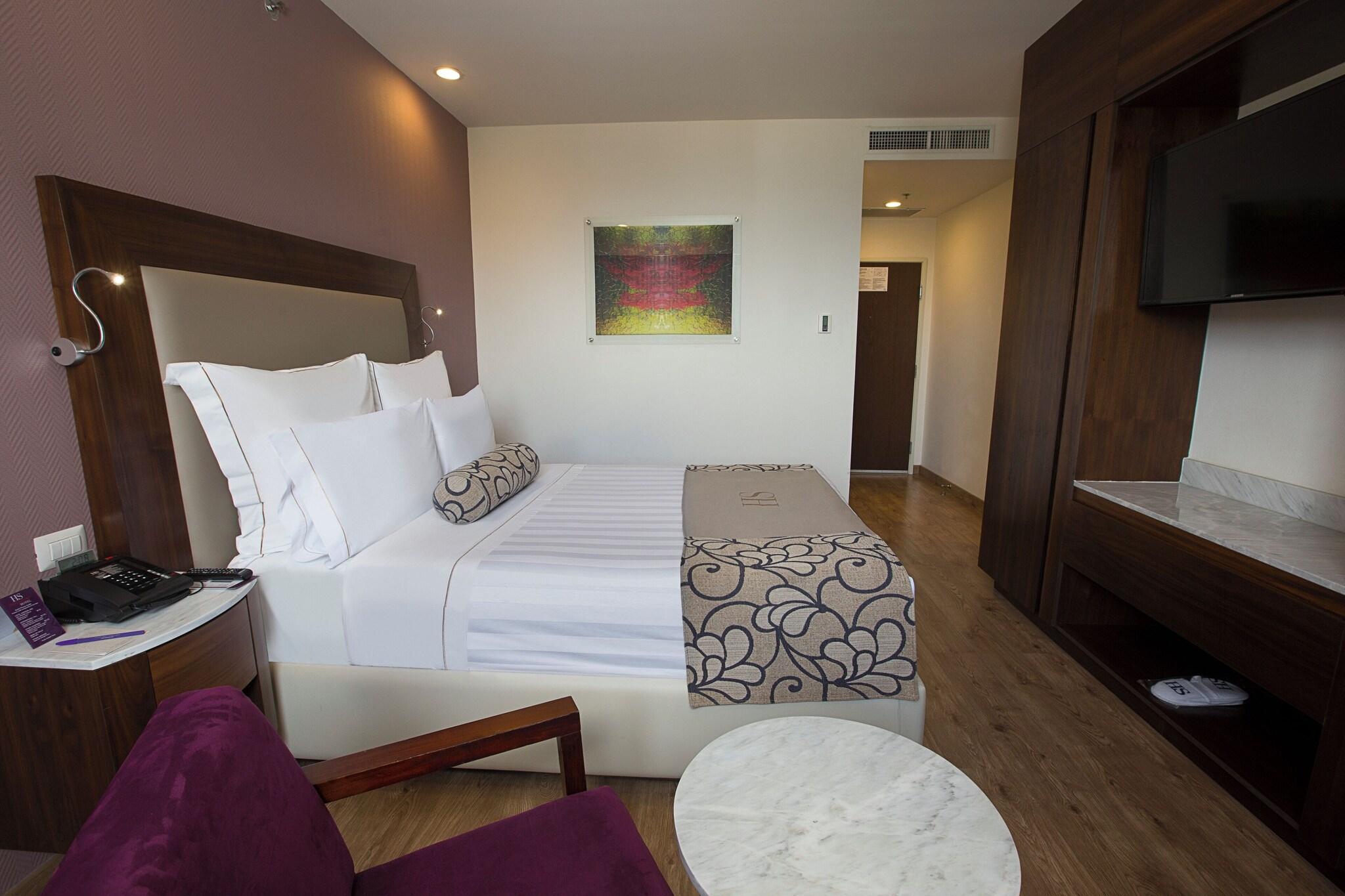 Double Queen Size Bed