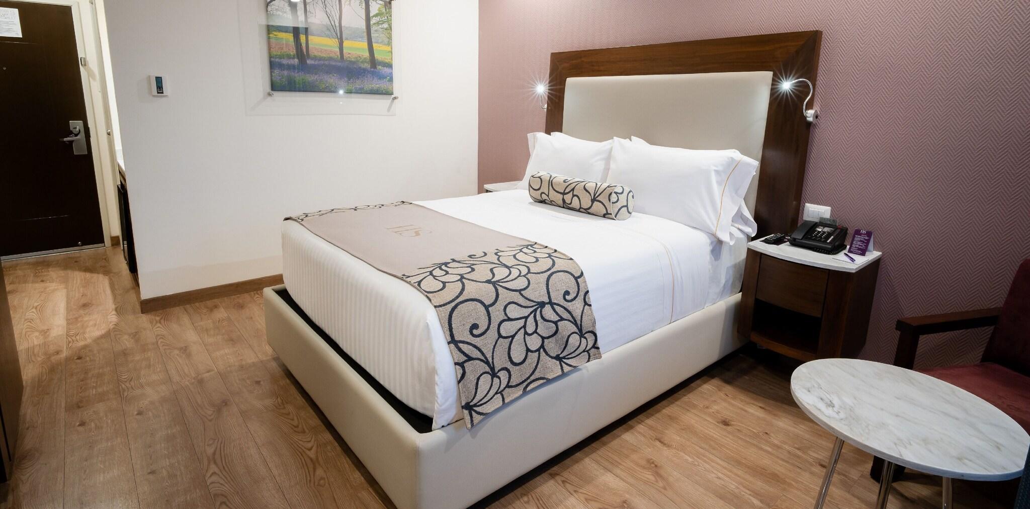 Double Queen Size Bed