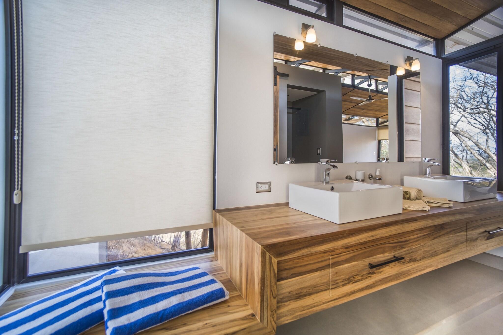 Studio Ocean View King Bed