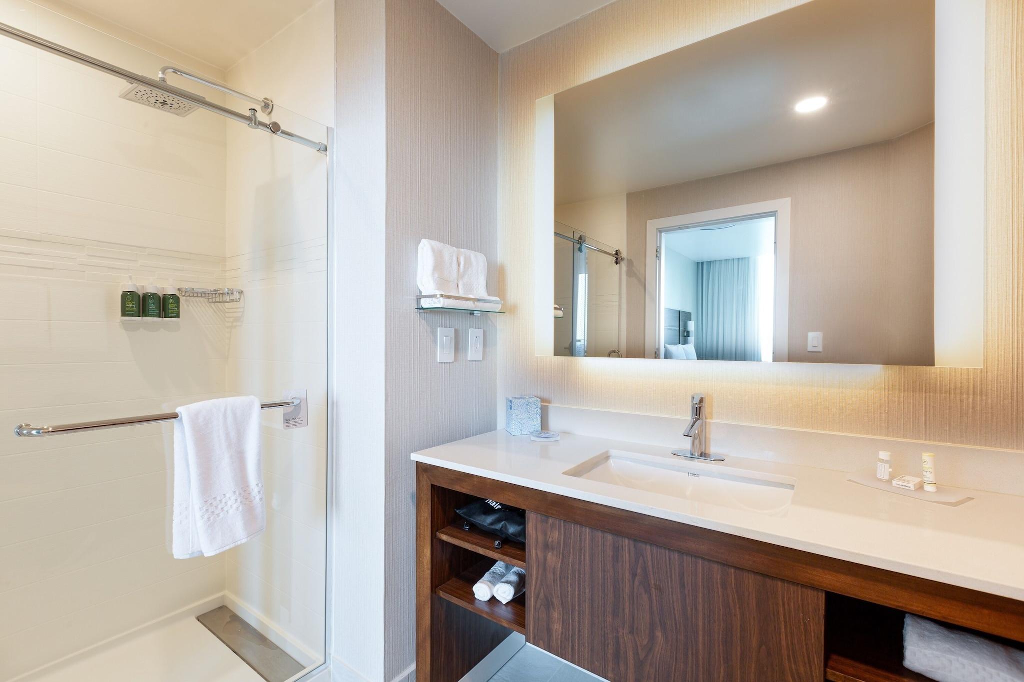 Suite Ocean View Two Double Beds