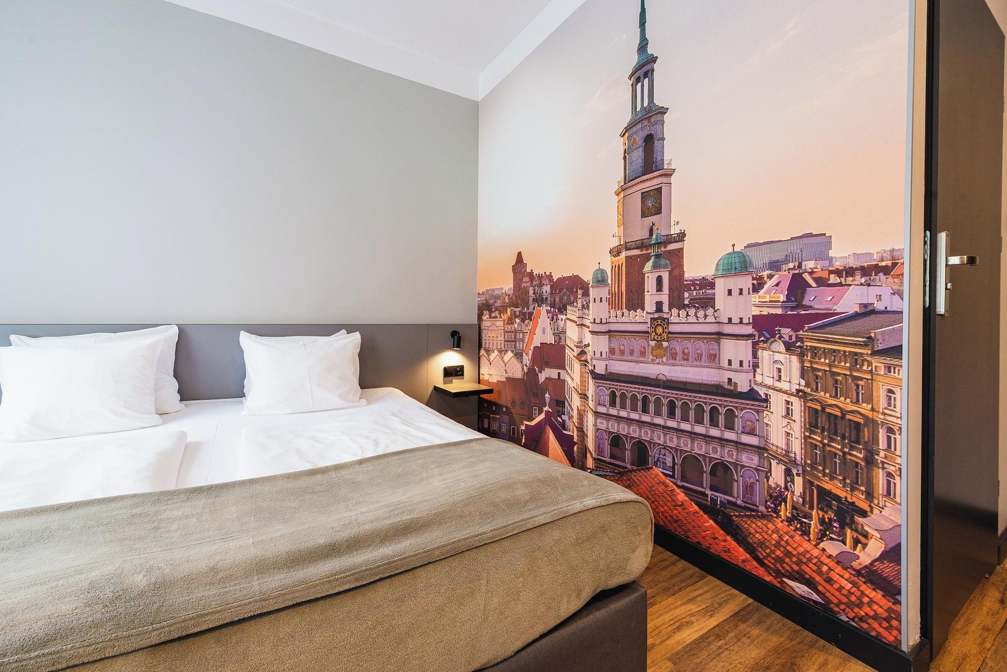 Double or Twin City View King Bed