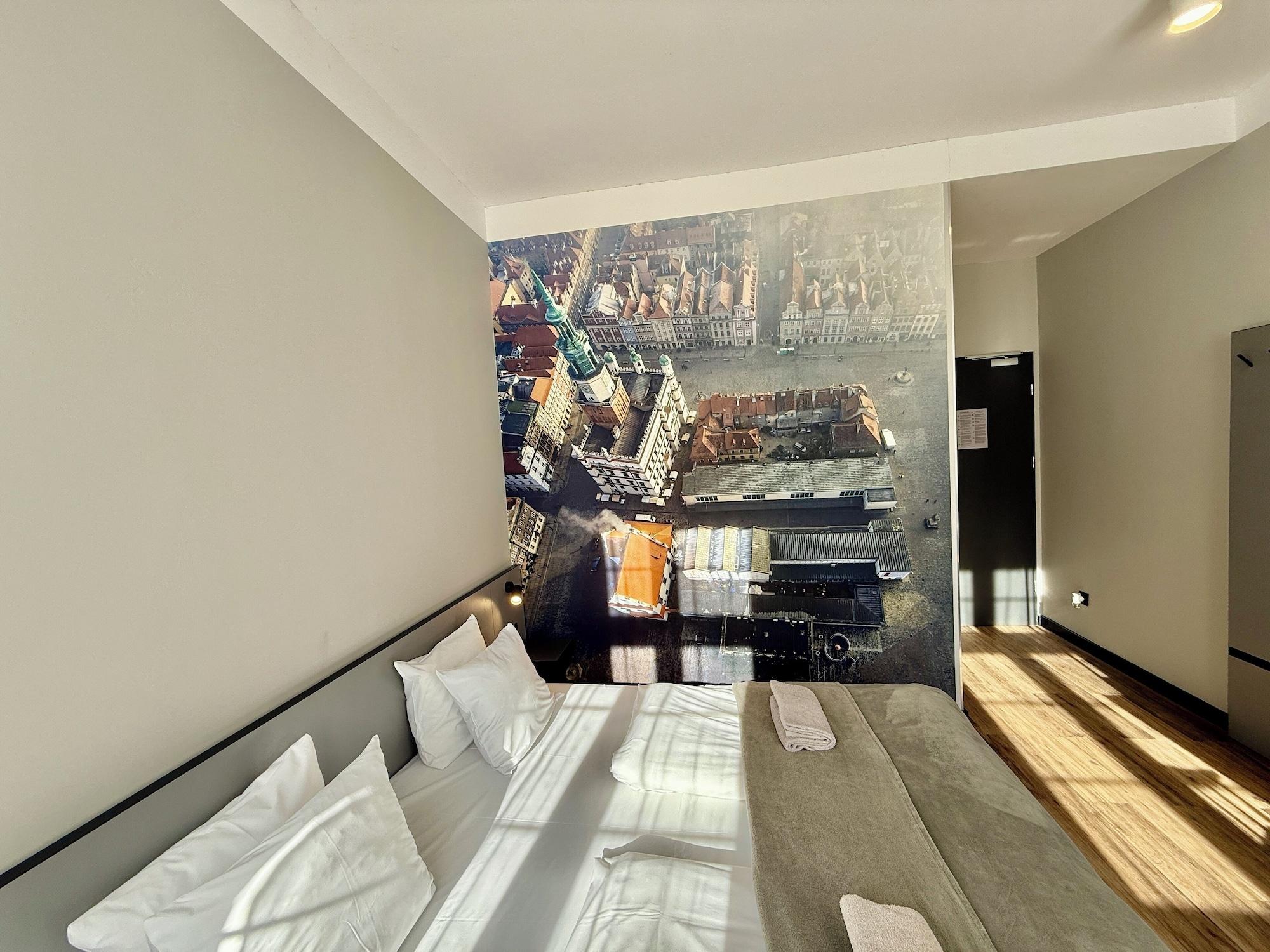 Double or Twin City View King Bed