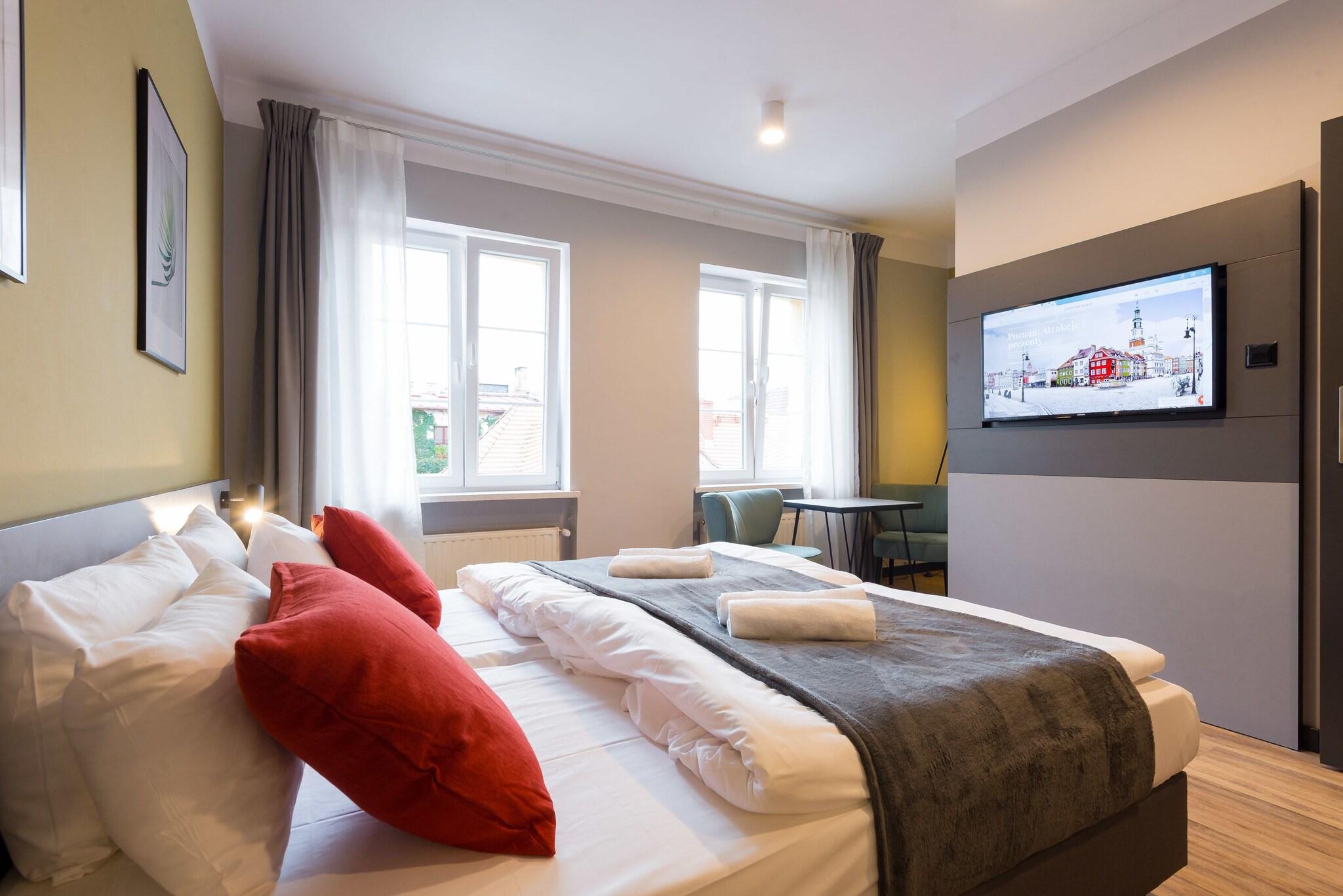 Double or Twin City View King Bed