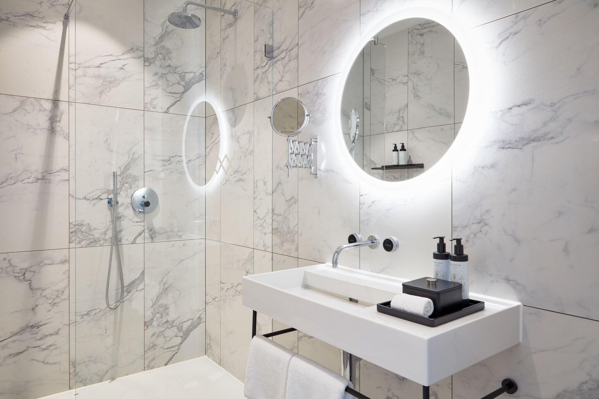 Apartment King Size Bed