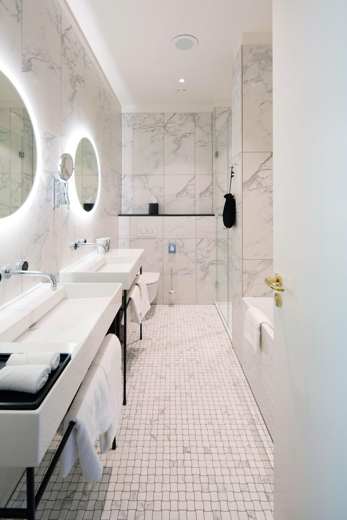 Apartment King Size Bed