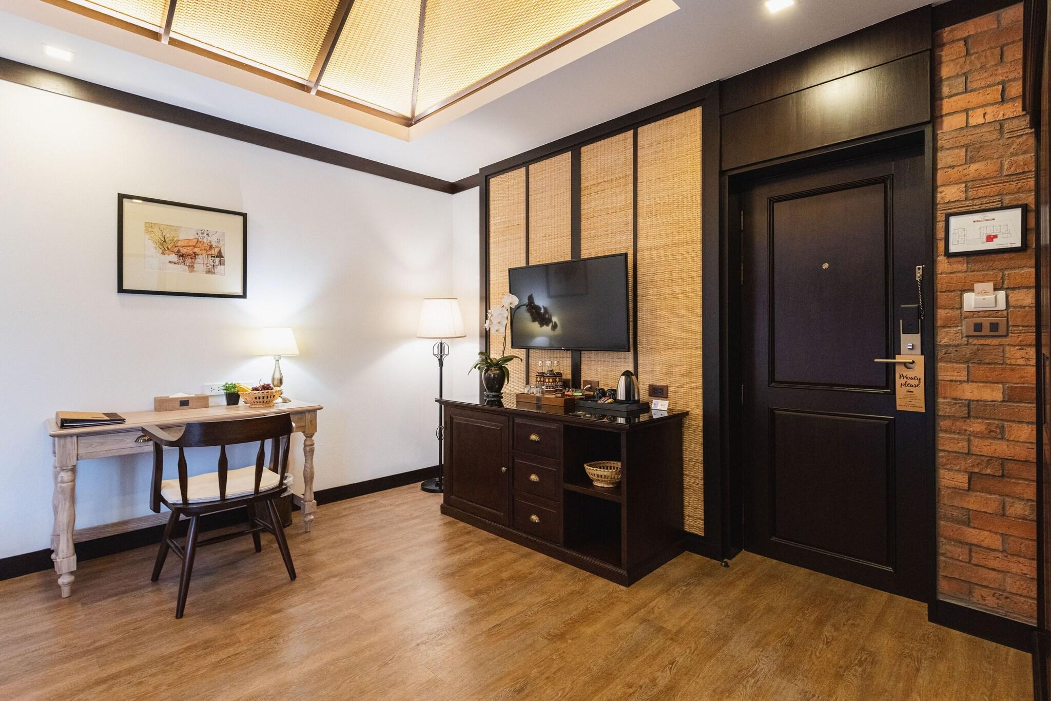 Studio King Size Bed