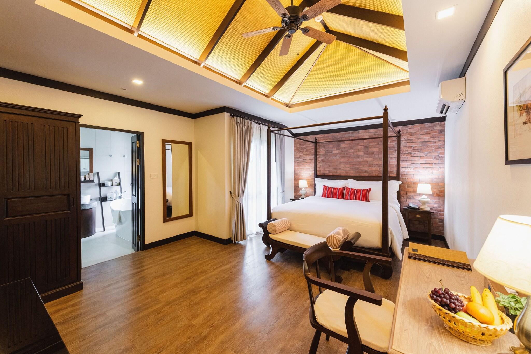 Studio King Size Bed