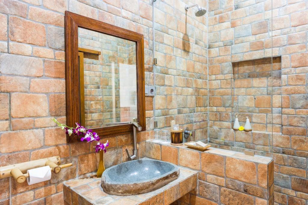 Double or Twin Deluxe Pool View