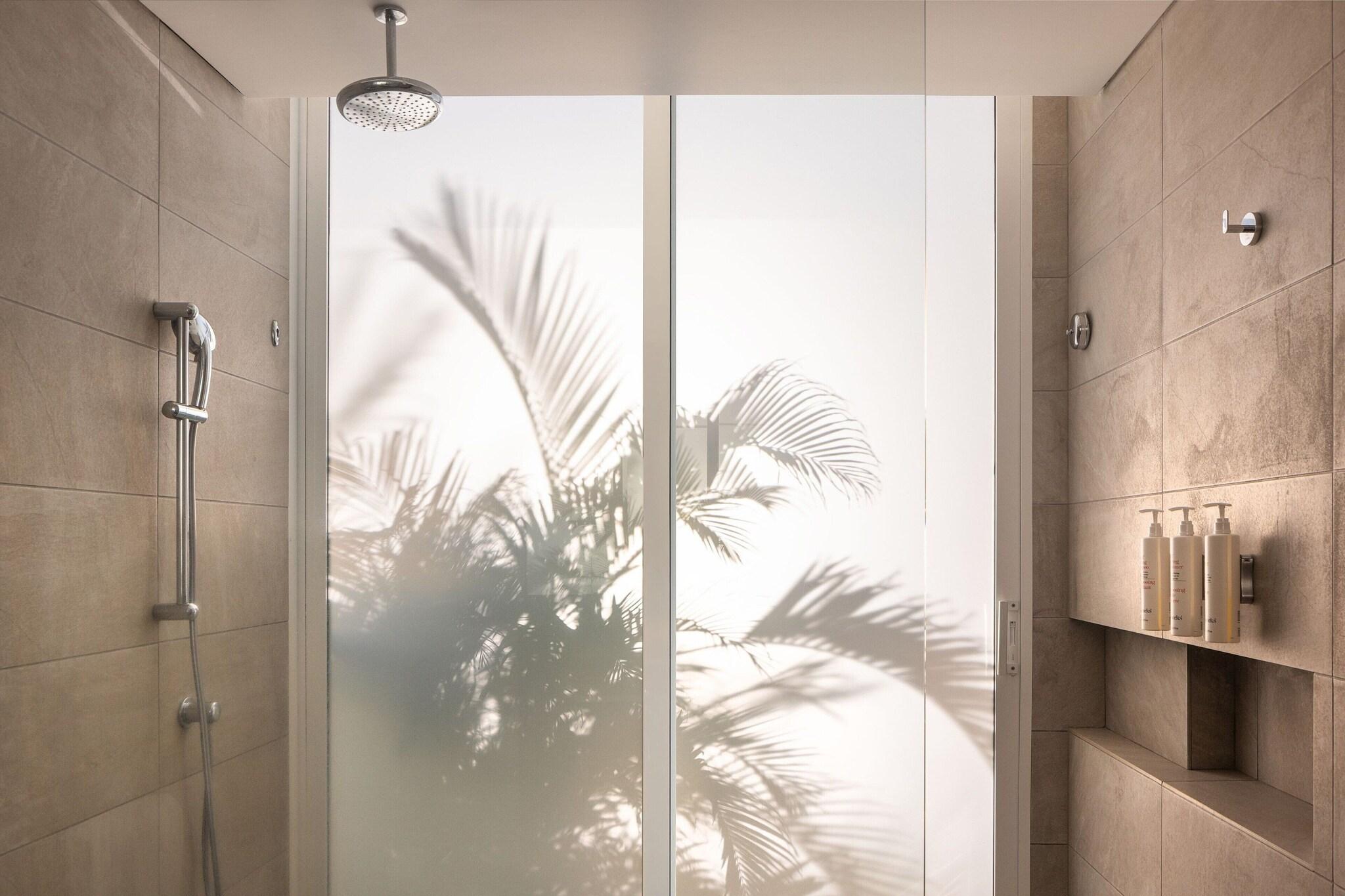 Suite Ocean Front King Bed