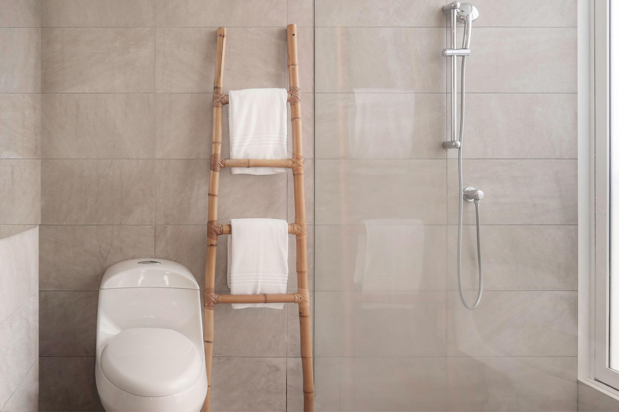 Junior Suite Ocean Front King Bed