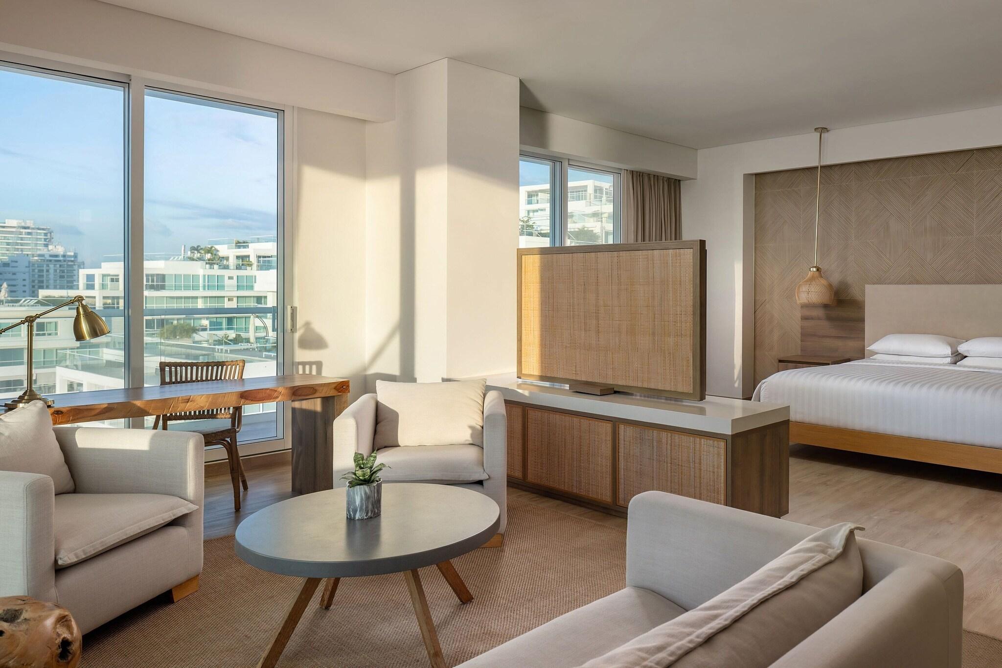 Suite Ocean Front King Bed