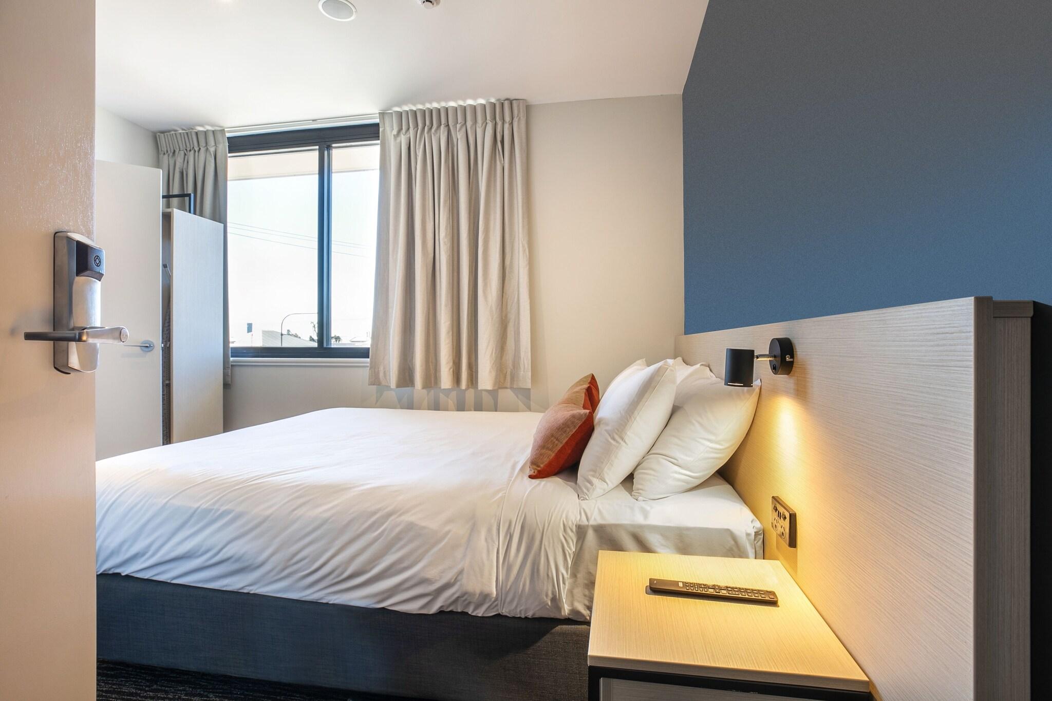 Studio Queen Size Bed