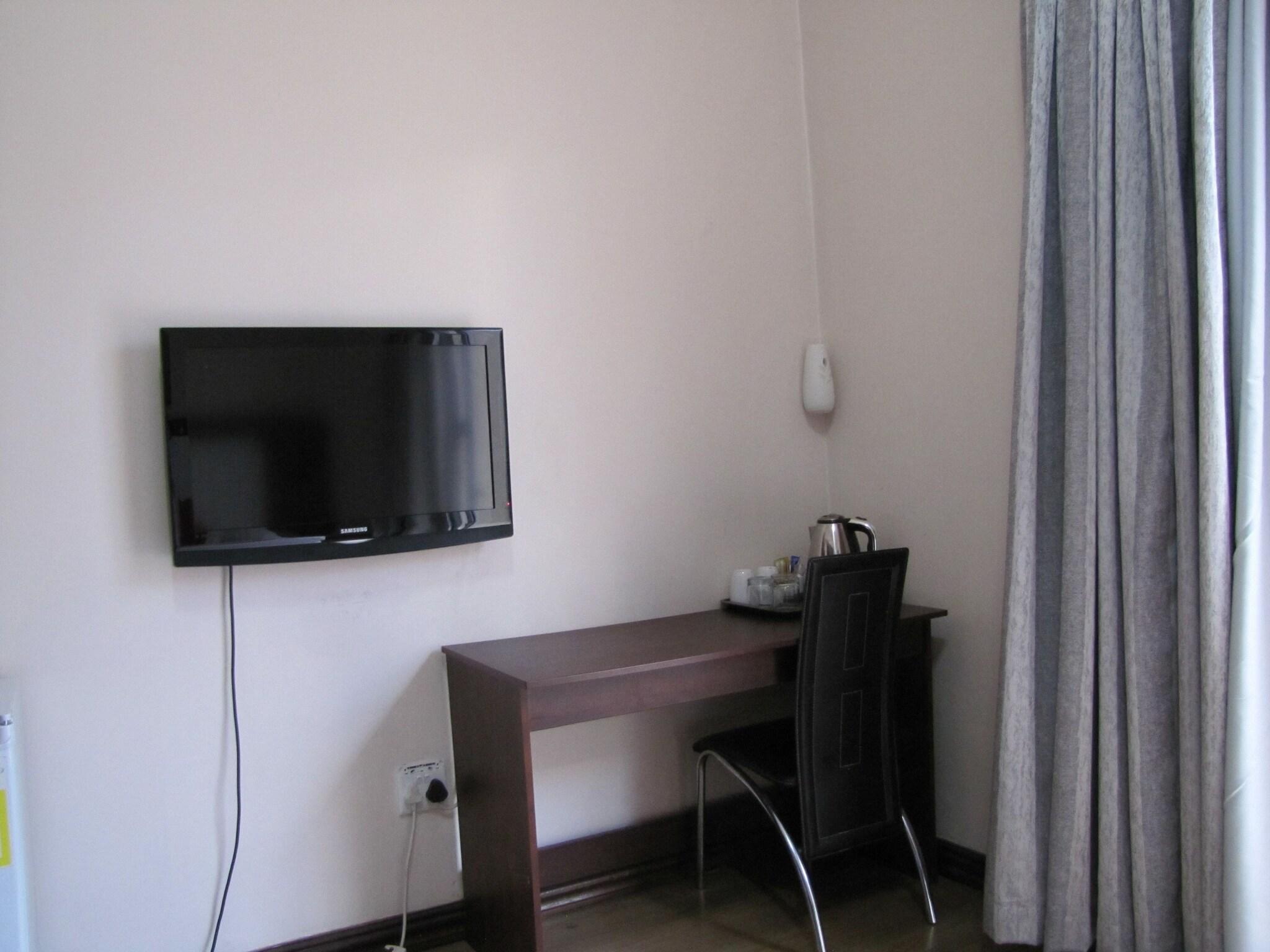 Family Room Two Queen Beds