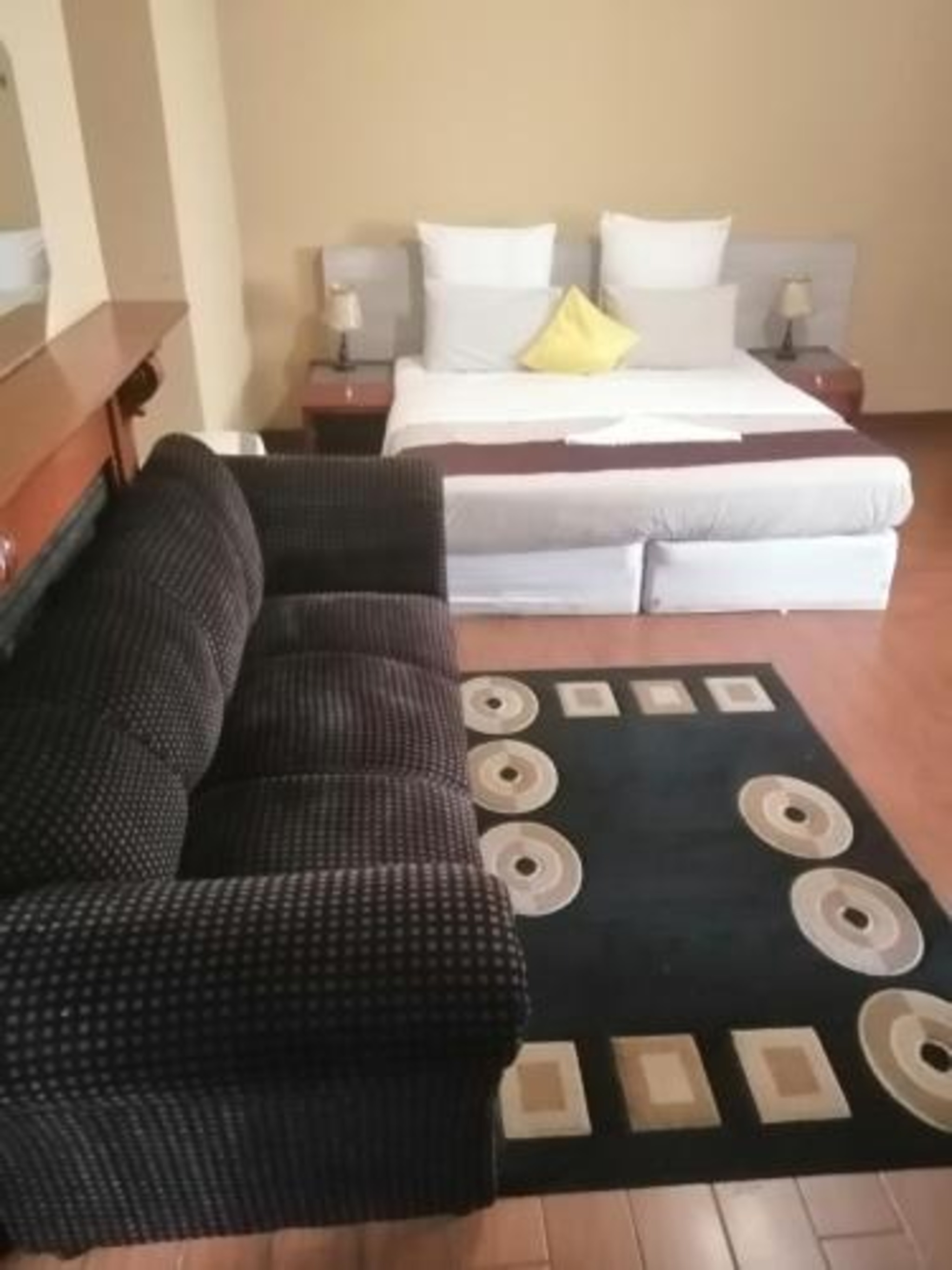 Double Queen Size Bed