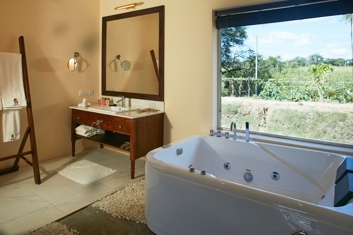 Twin Deluxe with Jacuzzi