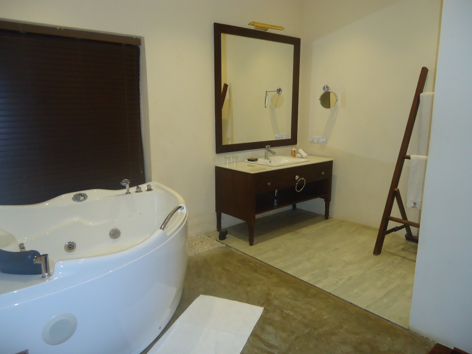 Double Deluxe with Jacuzzi