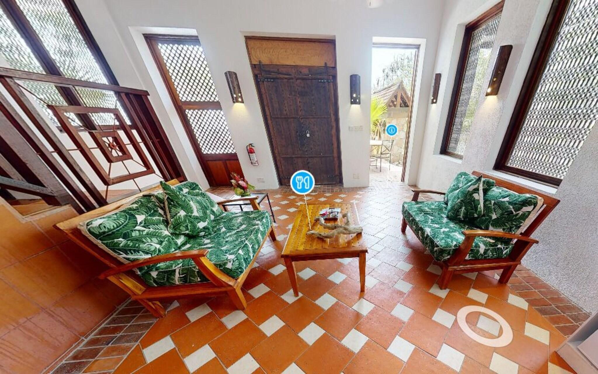 Suite Queen Size Bed