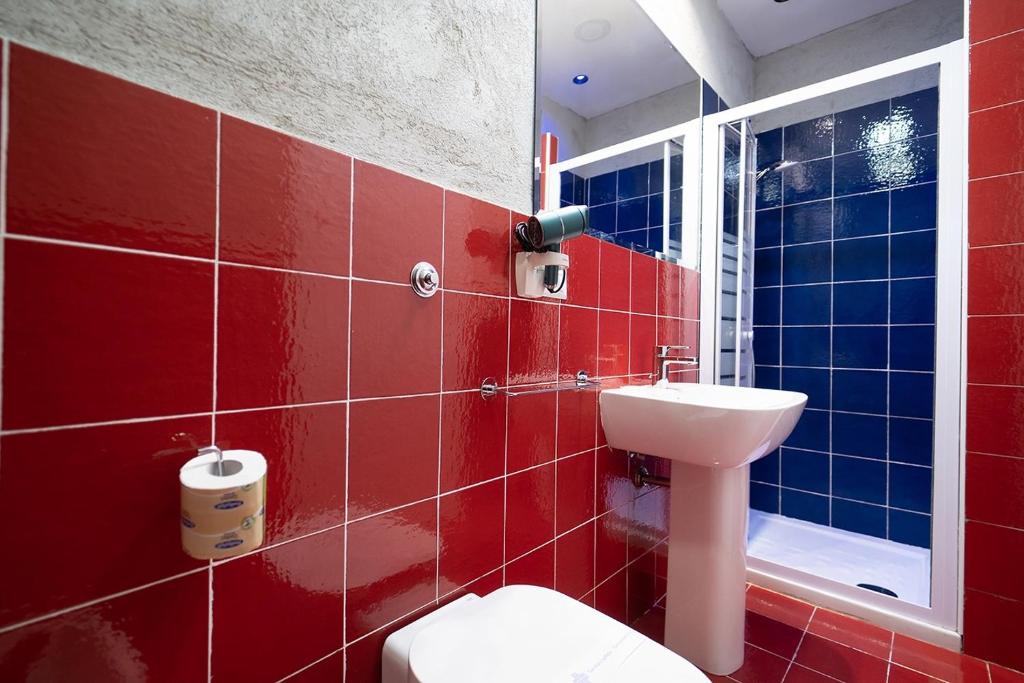 Double Queen Size Bed