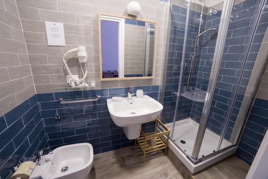 Double Queen Size Bed