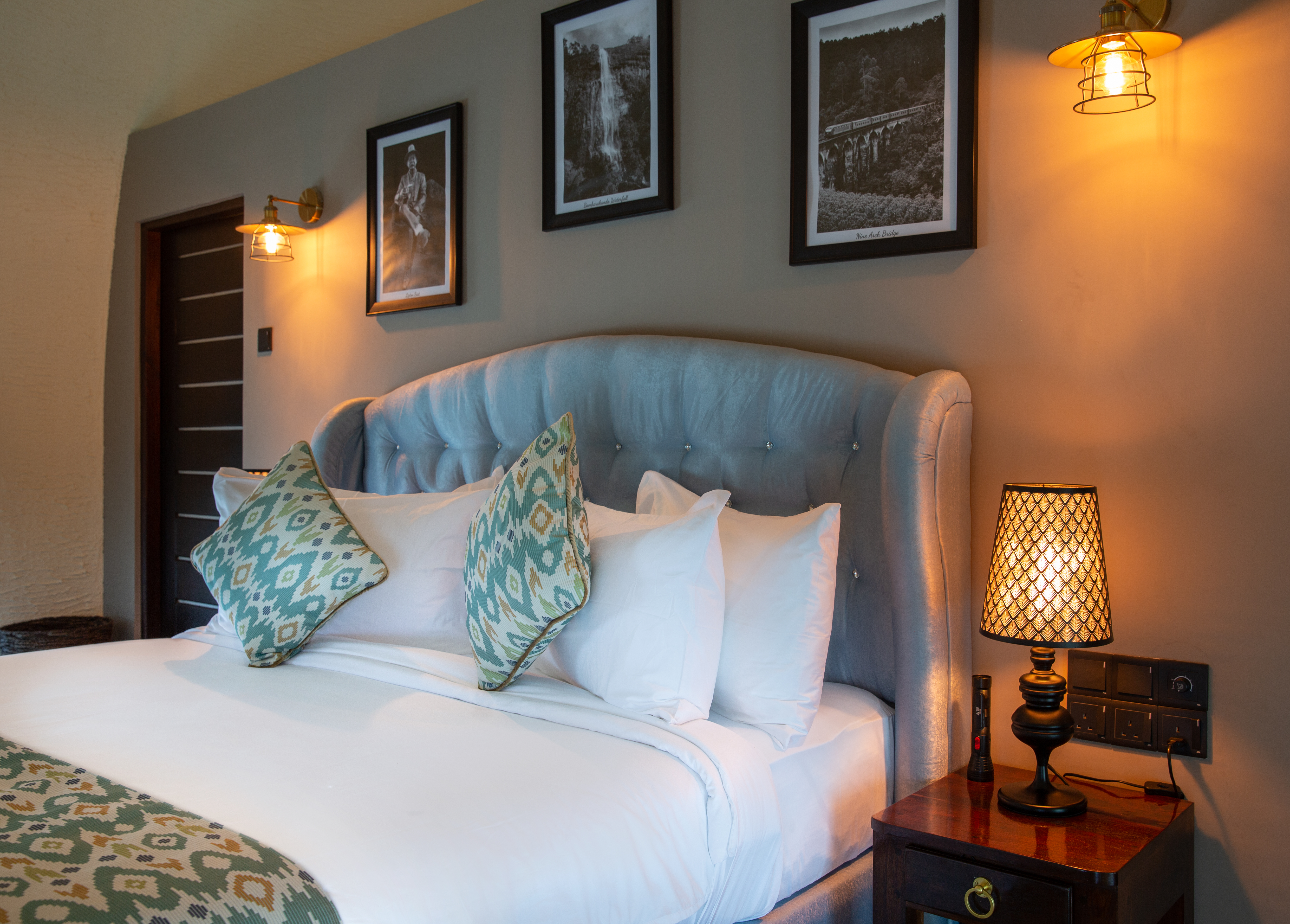 Double Queen Size Bed