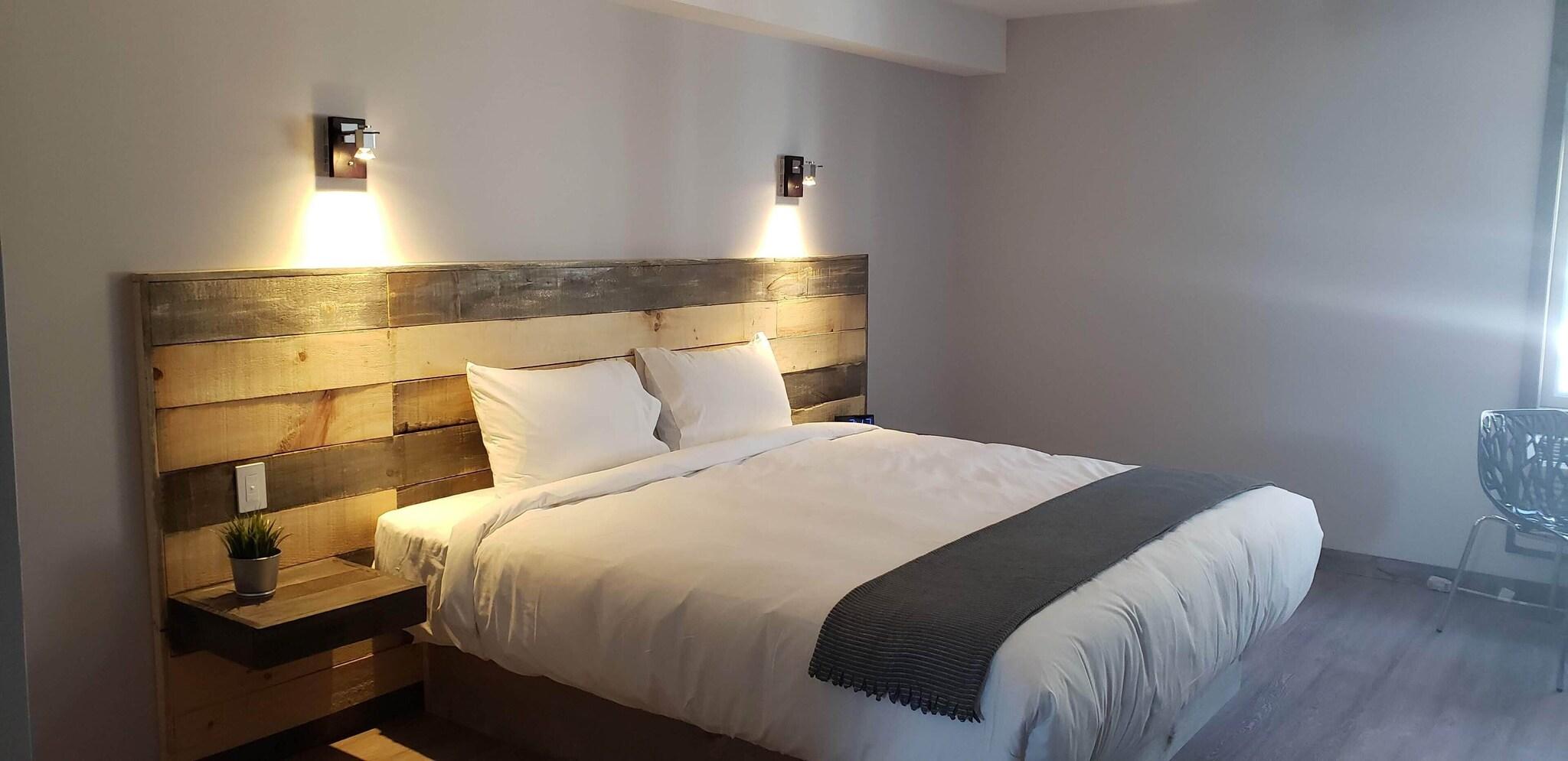 Double Deluxe King Bed