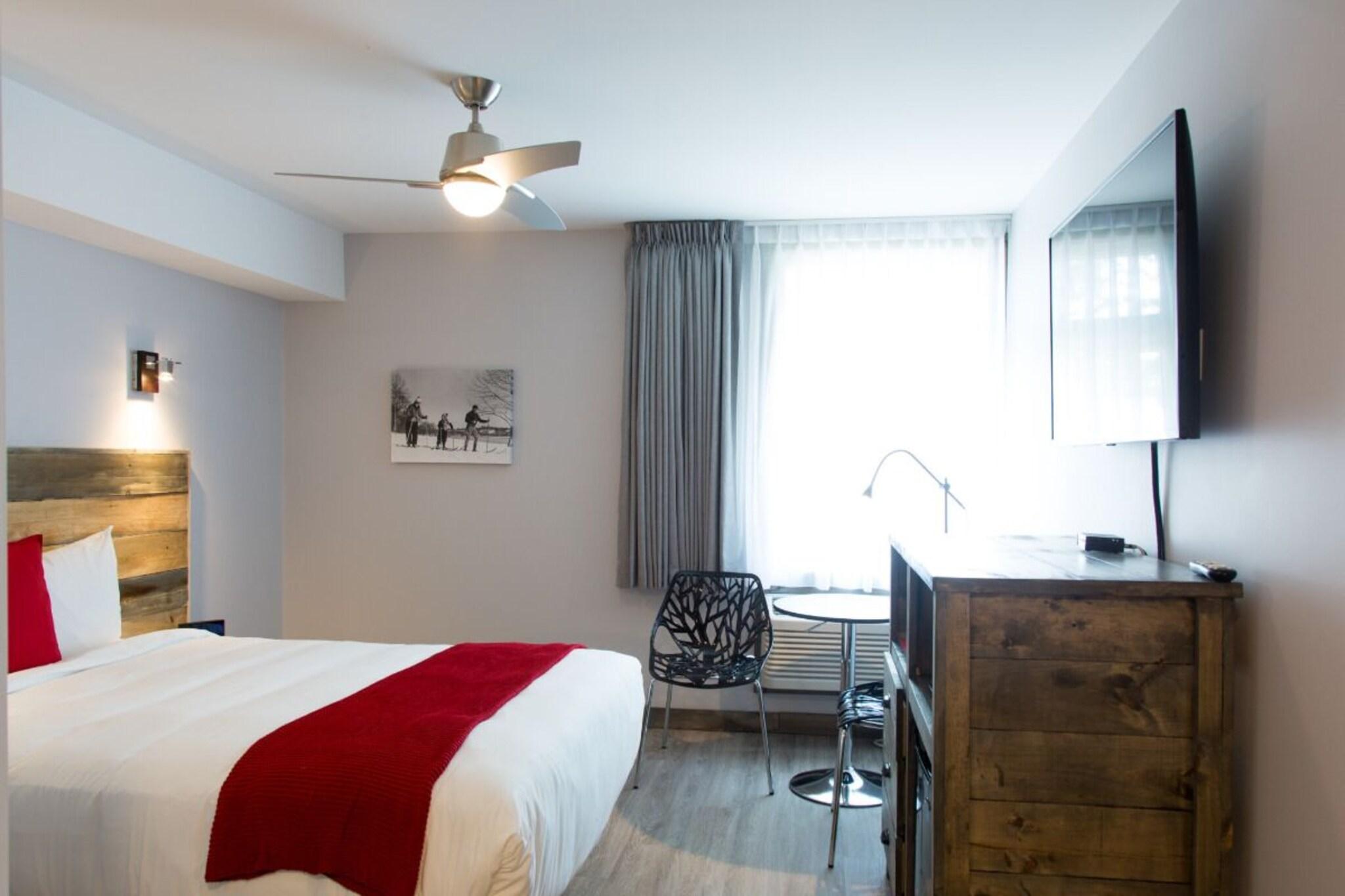 Double Deluxe Queen Bed