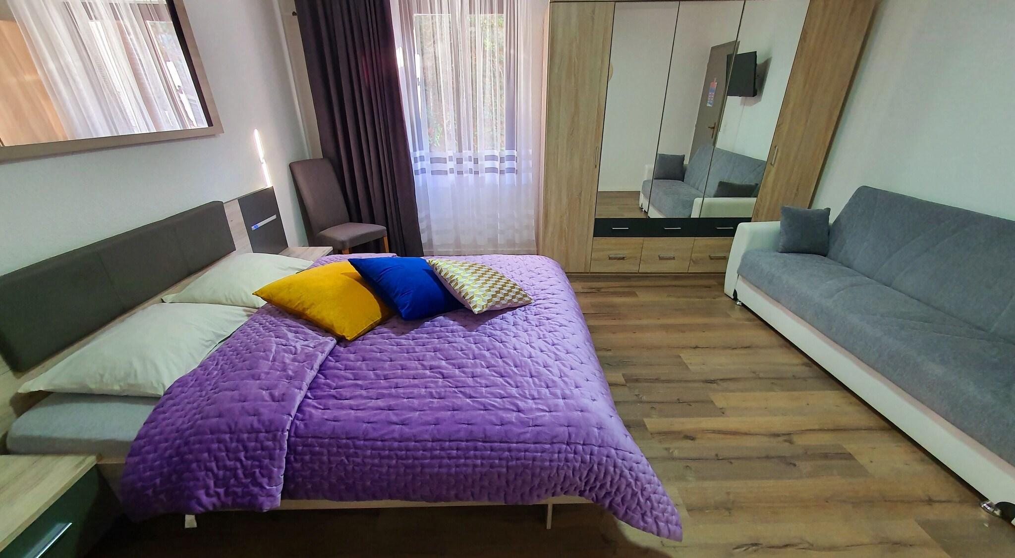 Double or Twin Classic Queen Bed