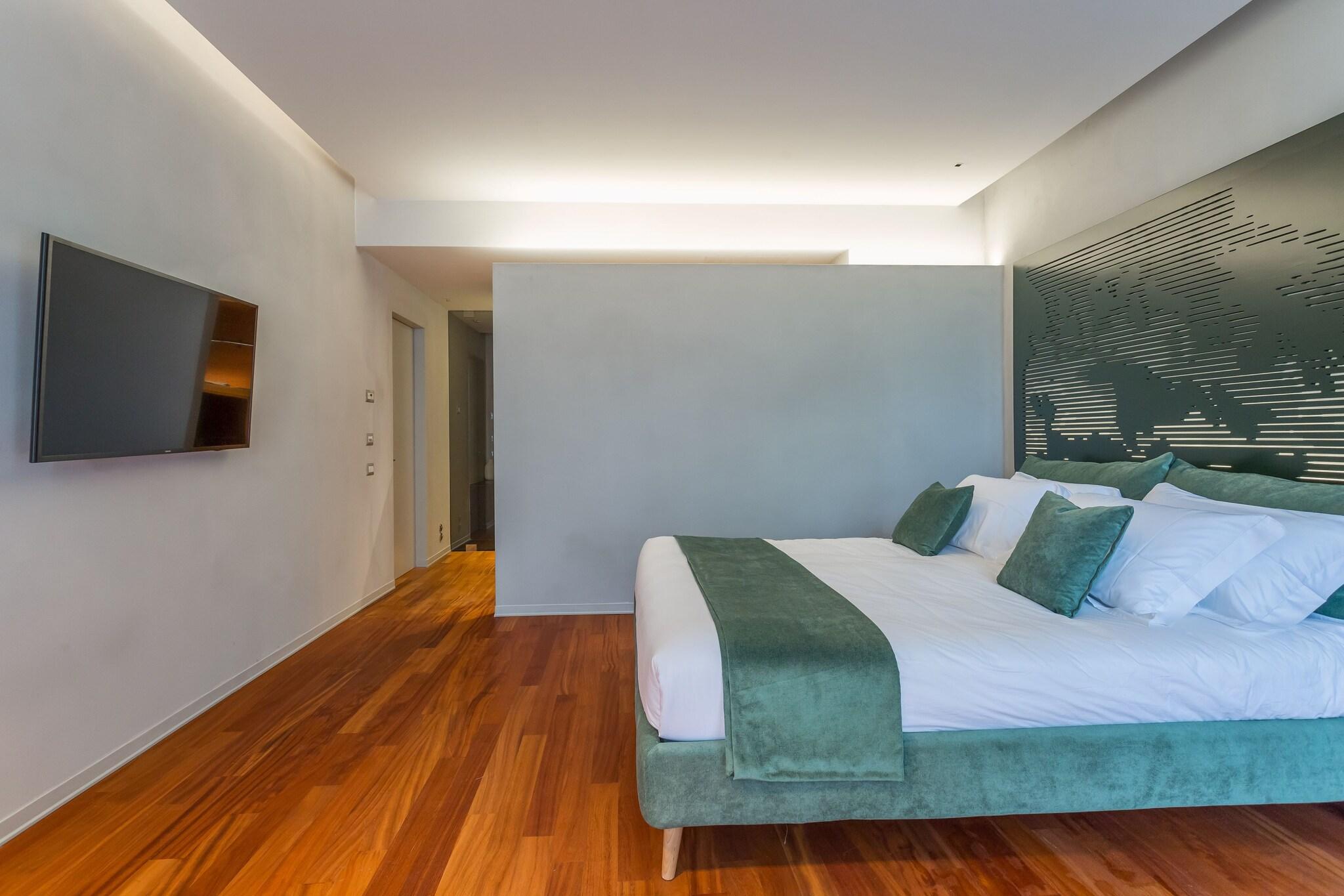 Suite Garden View King Bed