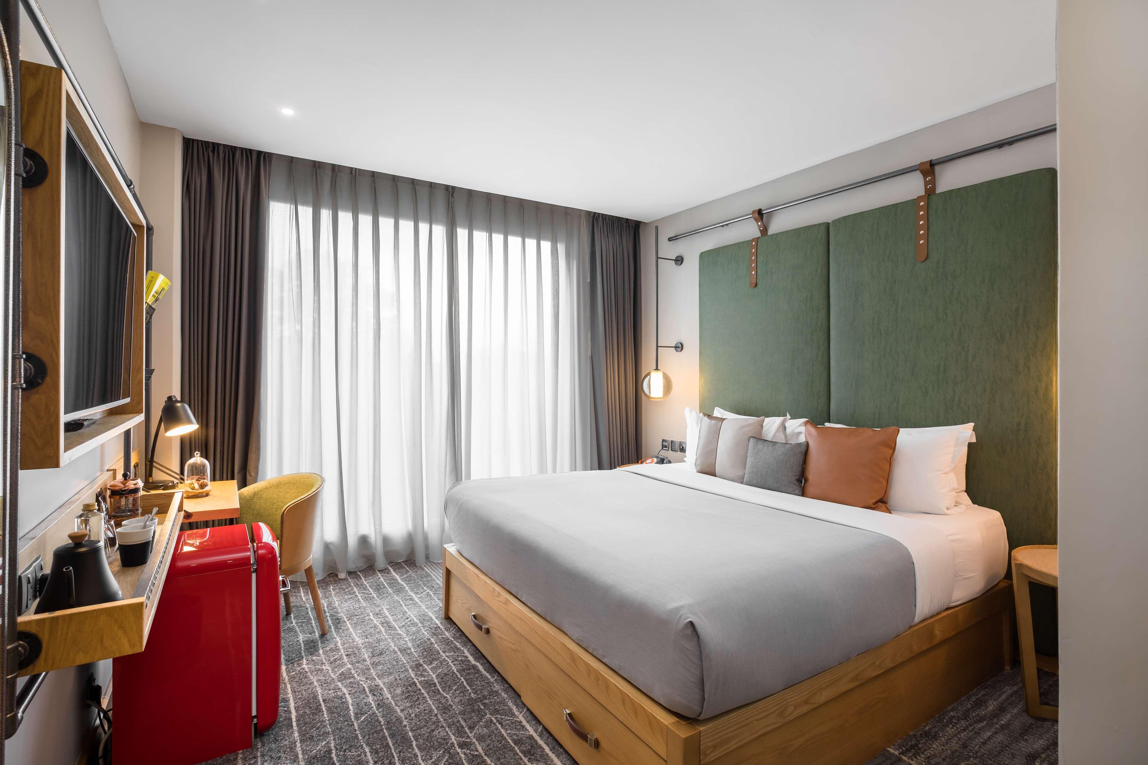 Double or Twin Standard