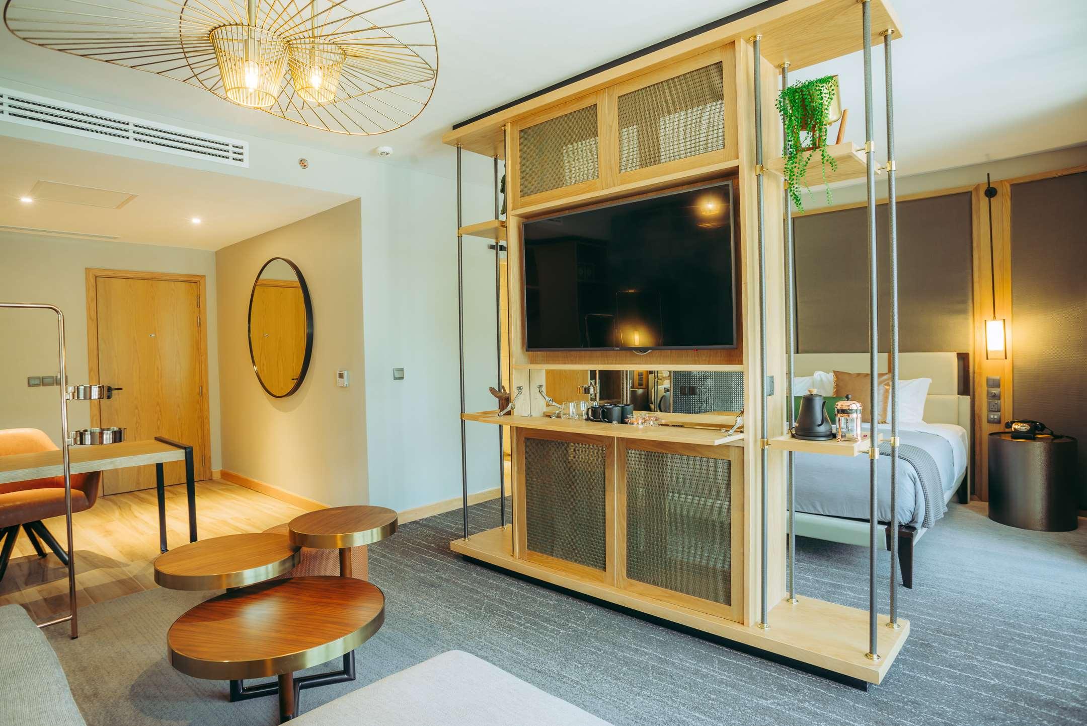 Double or Twin Standard