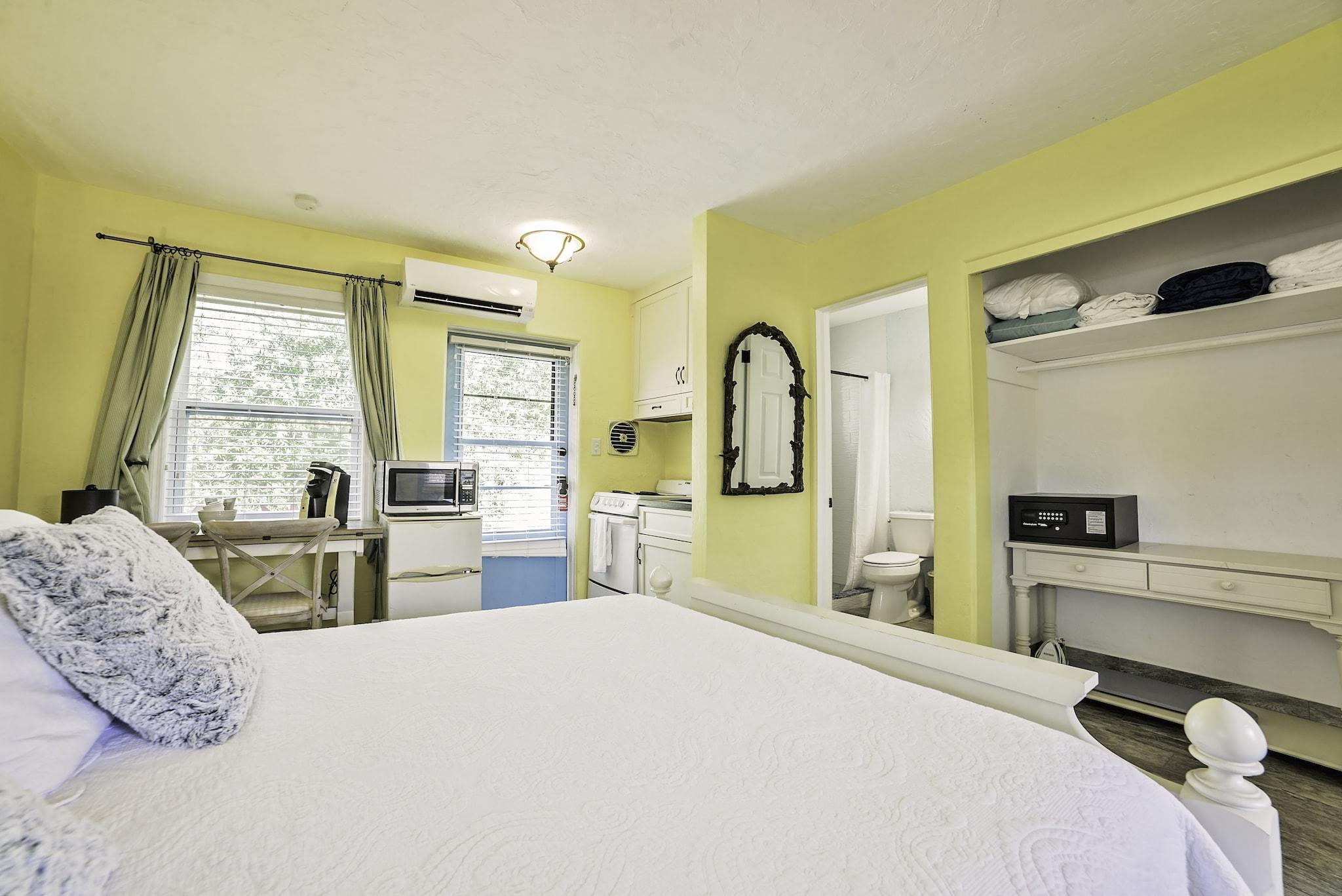 Studio Queen Size Bed