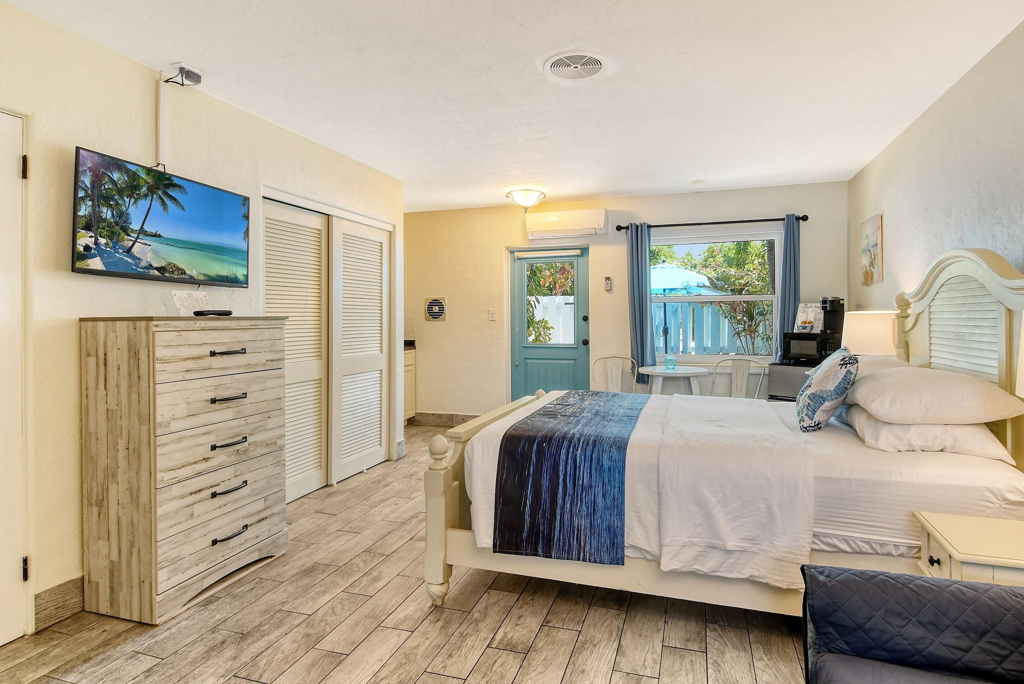 Studio Queen Size Bed