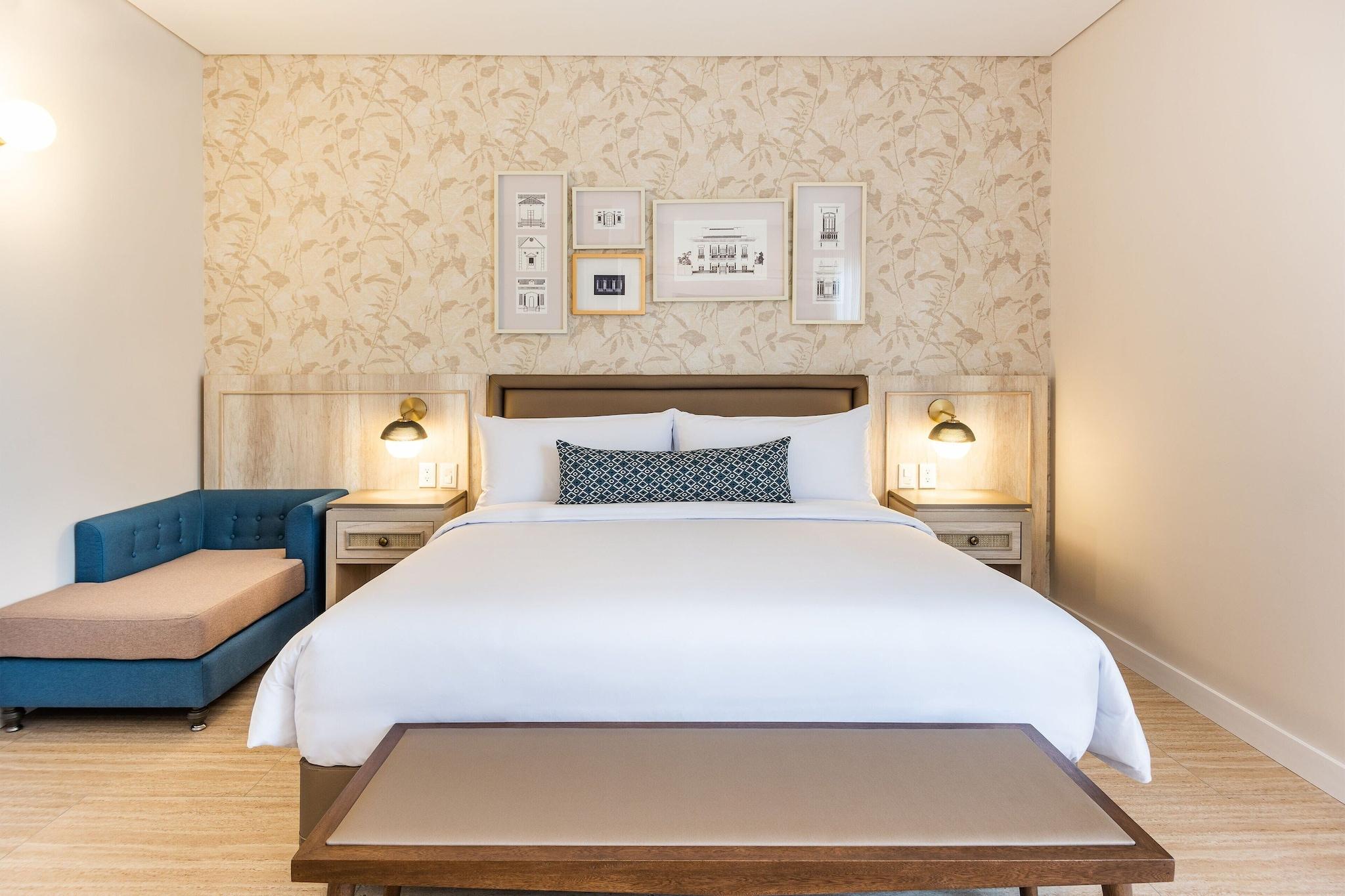 Double Deluxe King Bed