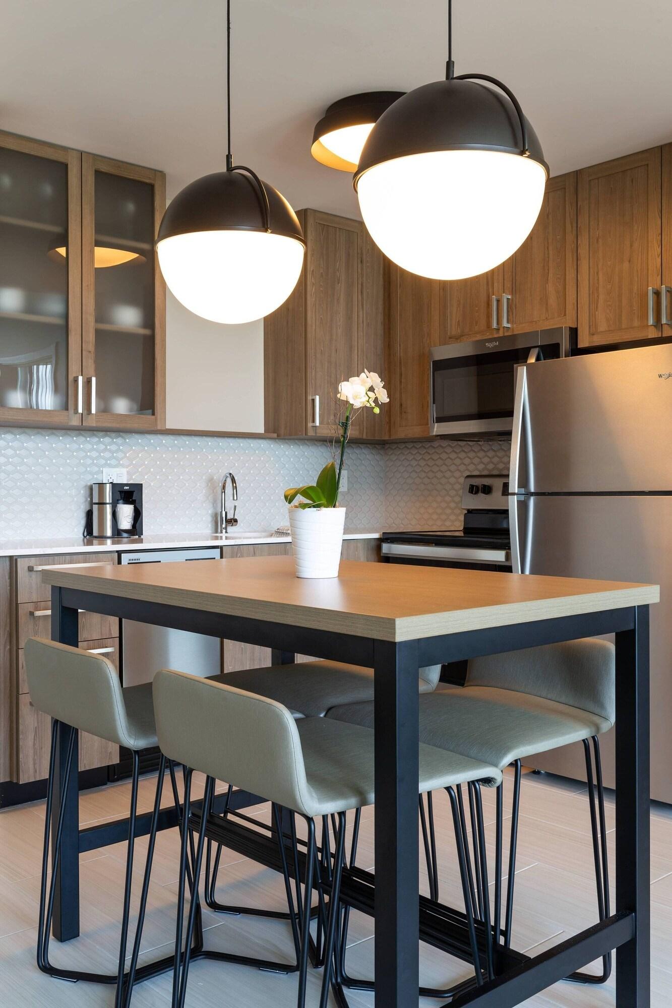 Suite King Bed One Bedroom 